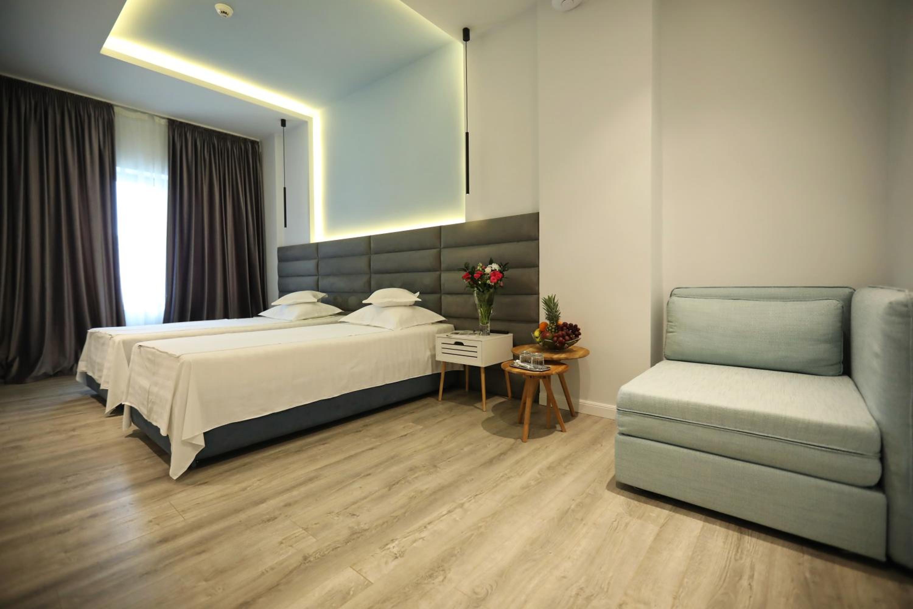 Standard Twin Room with Balcony photo 2