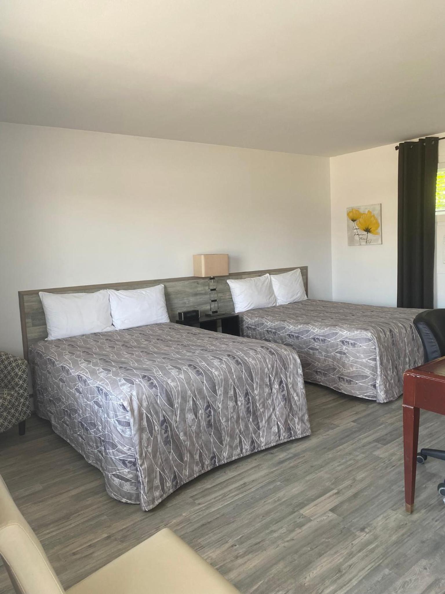 Chambre Queen avec 2 lits queen photo 3