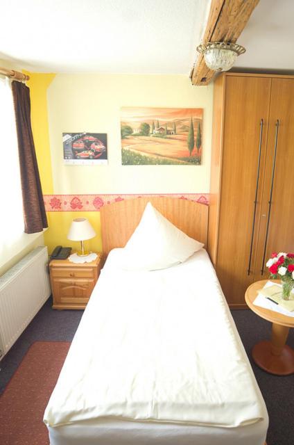 Single Room photo 3