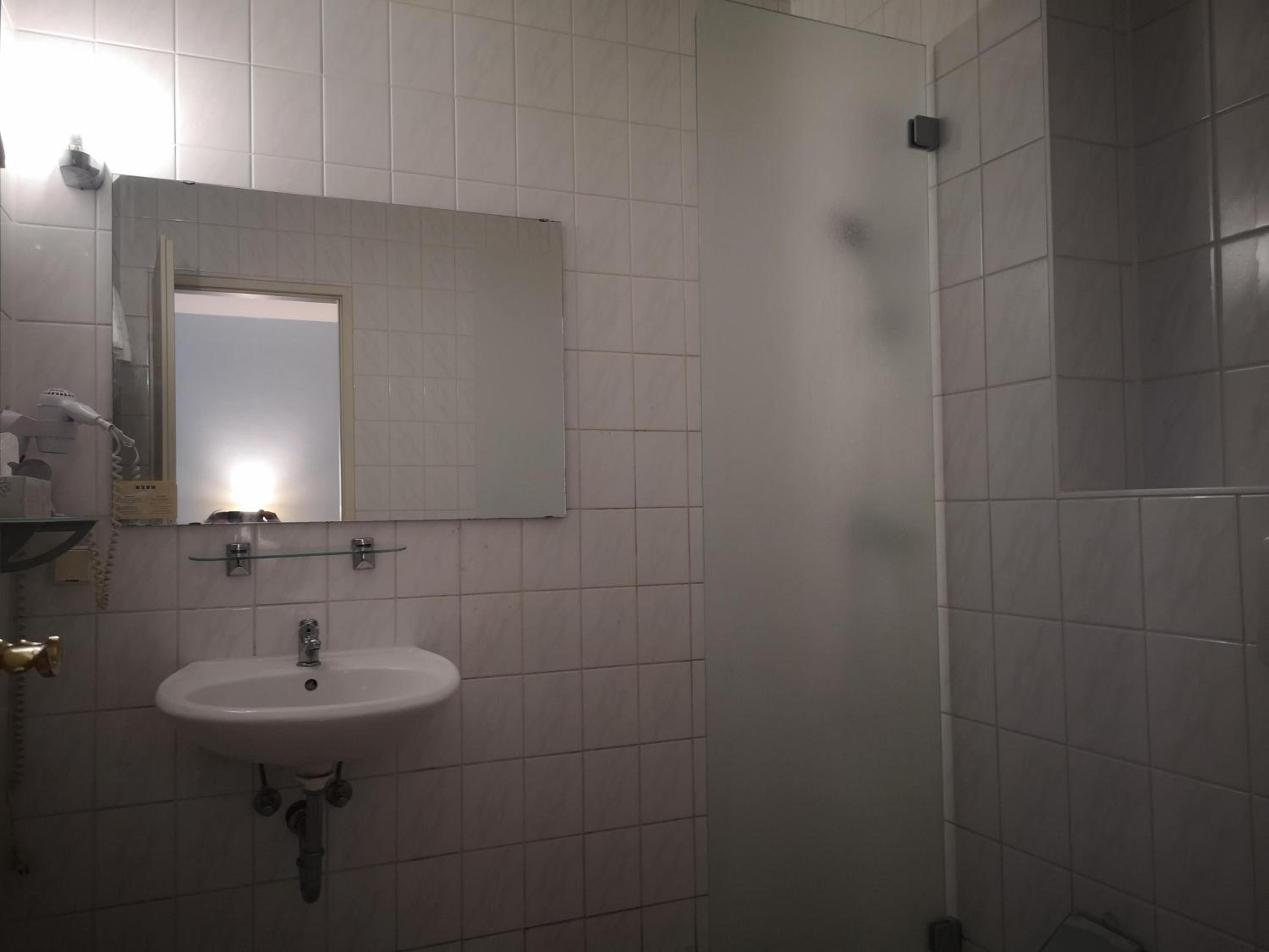 Quadruple Room With Private Bathroom photo 3