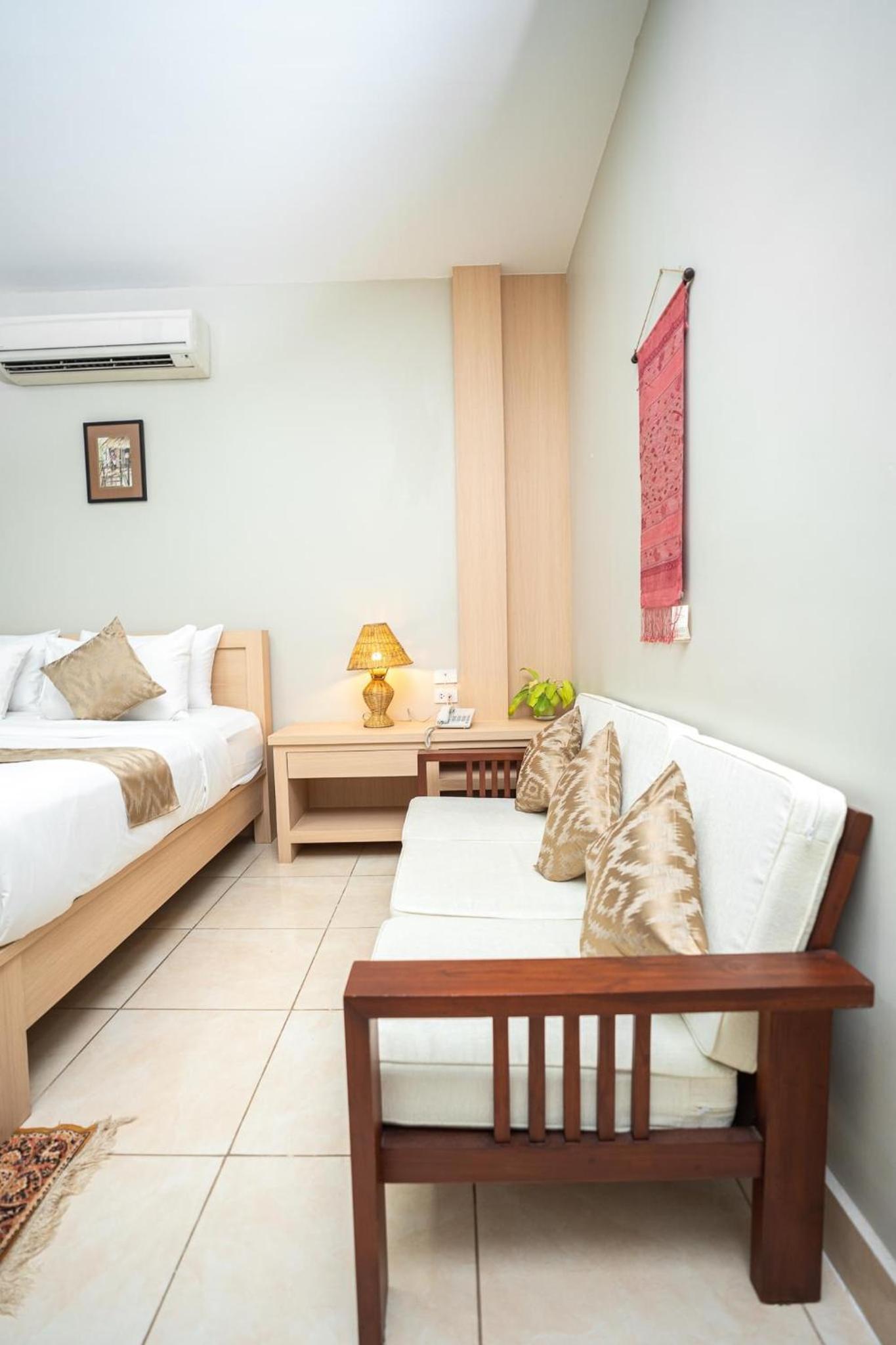King Room With Balcony photo 2
