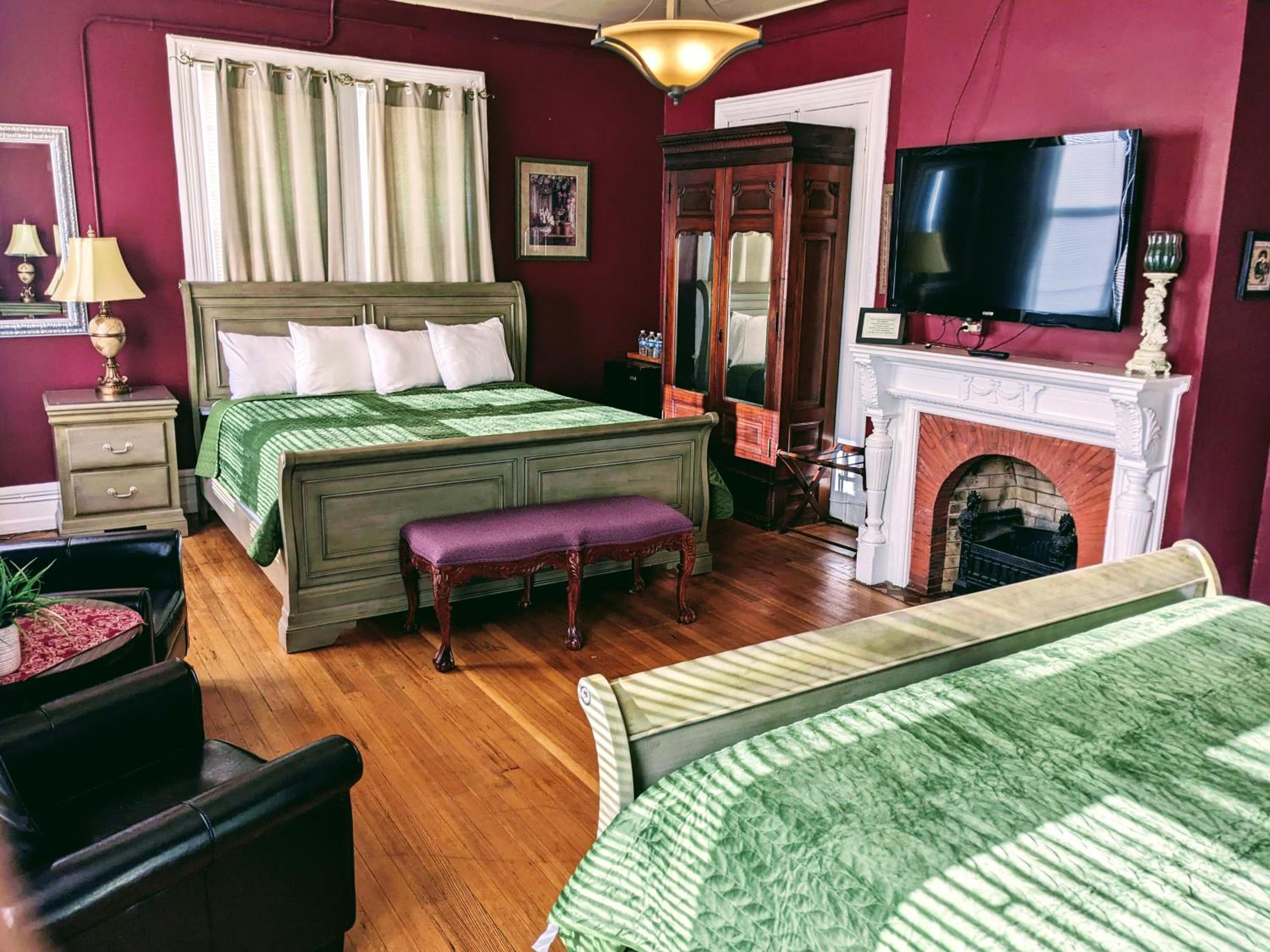 Superior King Room - Photo 3