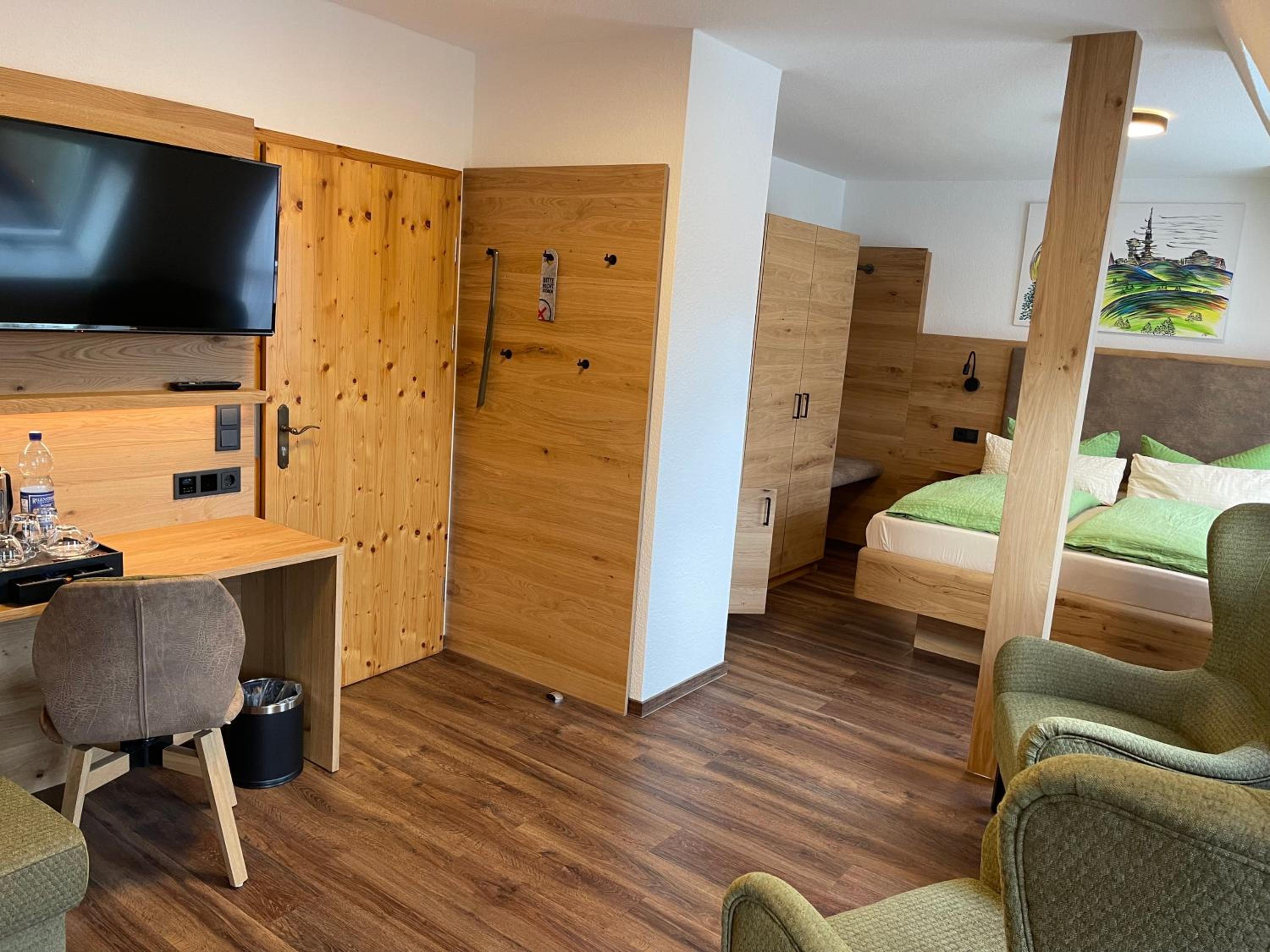Suite with Balcony photo 2