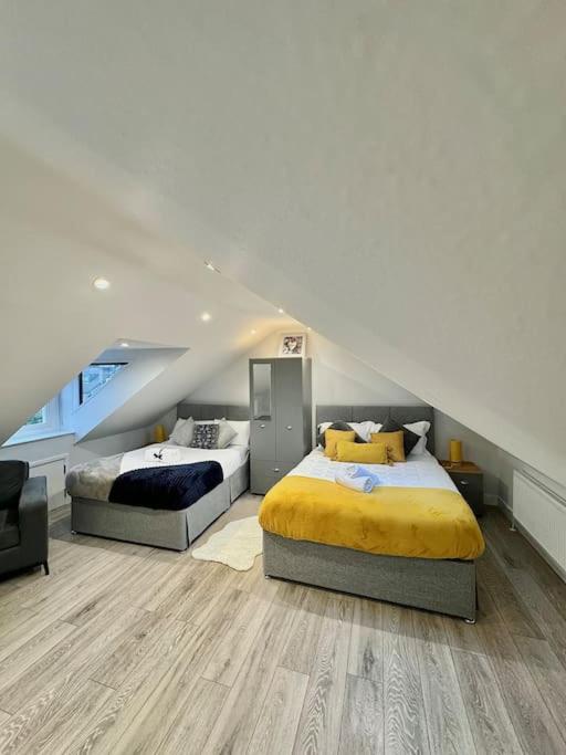 Three-Bedroom Apartment photo 1