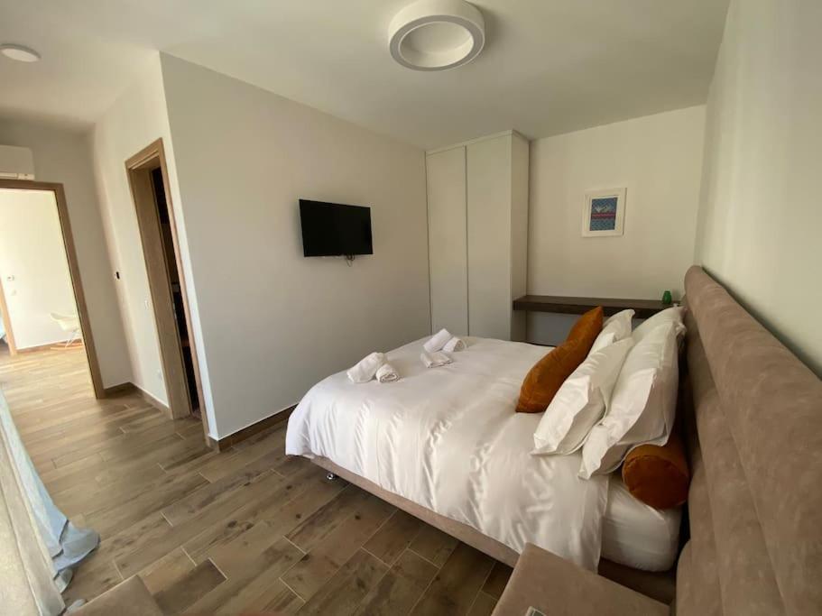 Villa photo 1