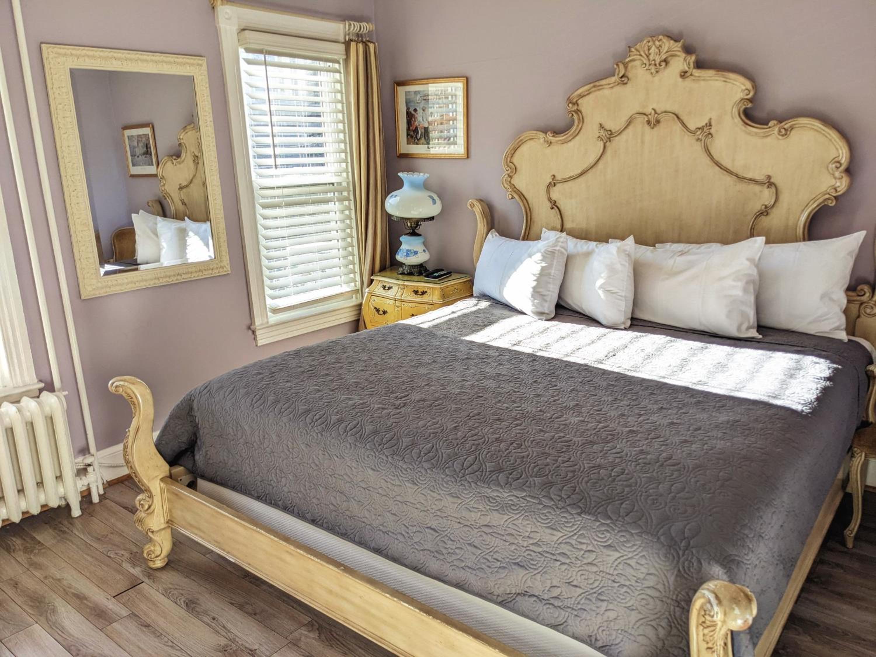 Standard King Room - Photo 3
