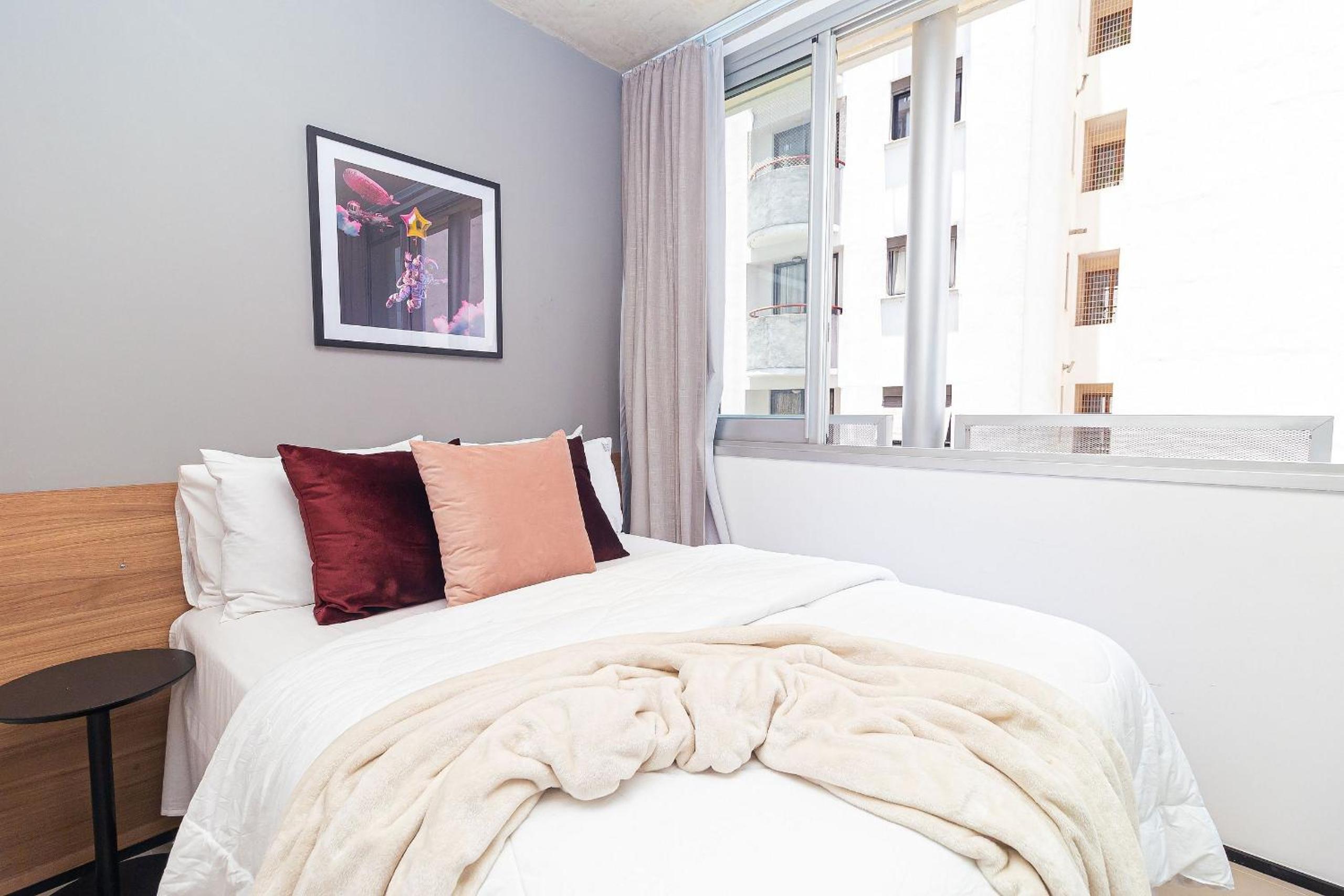 Studio Apartment - Photo 1