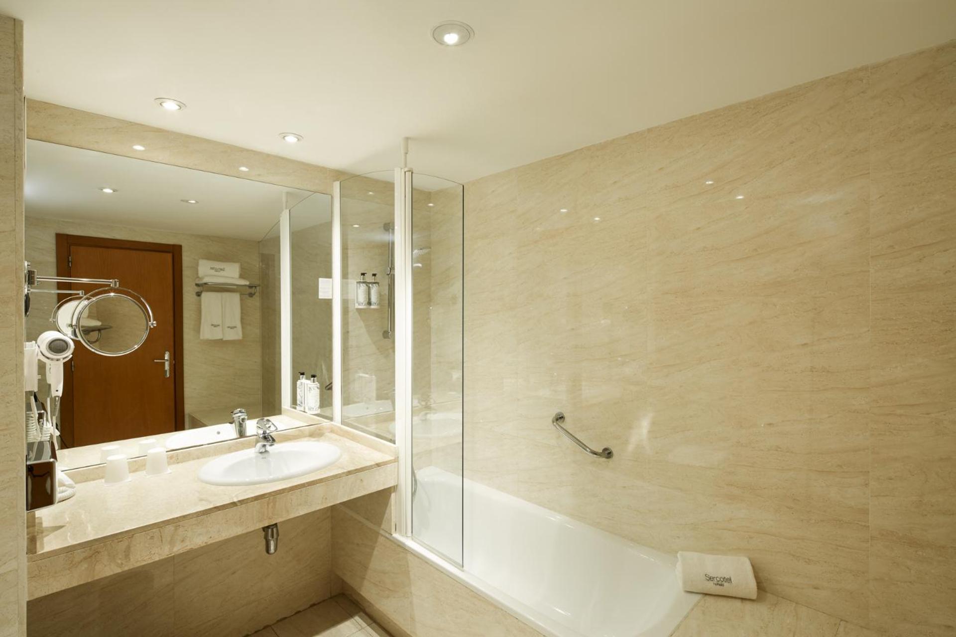 Double Room with Extra Bed - Photo 5