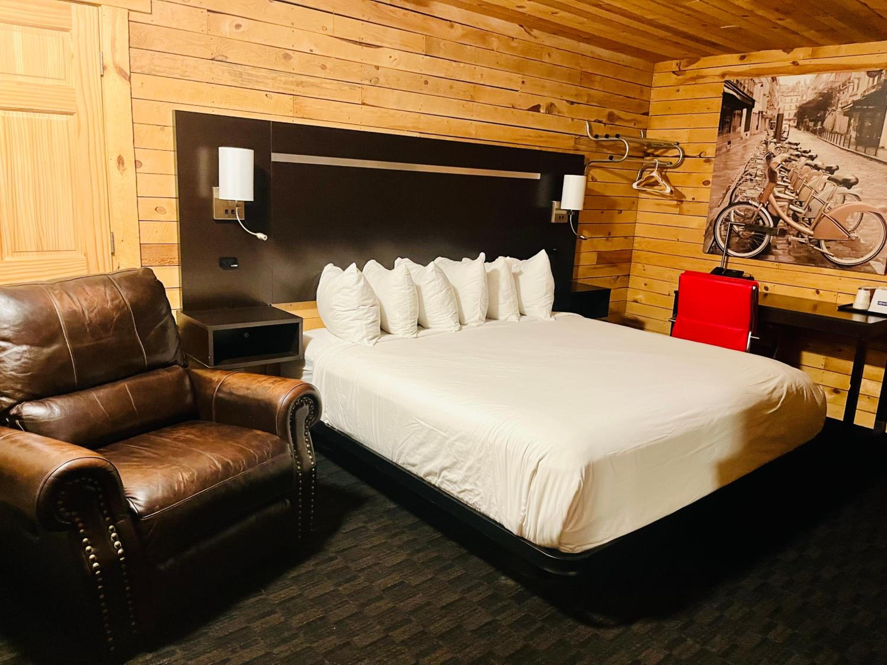 Rustic 1 King Bed Non-Smoking - Photo 1
