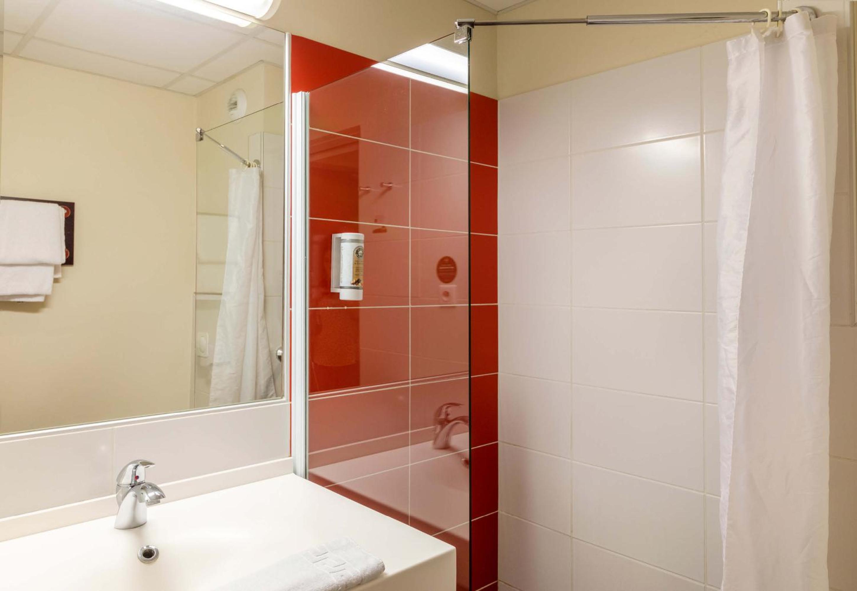 Double Room - Photo 6
