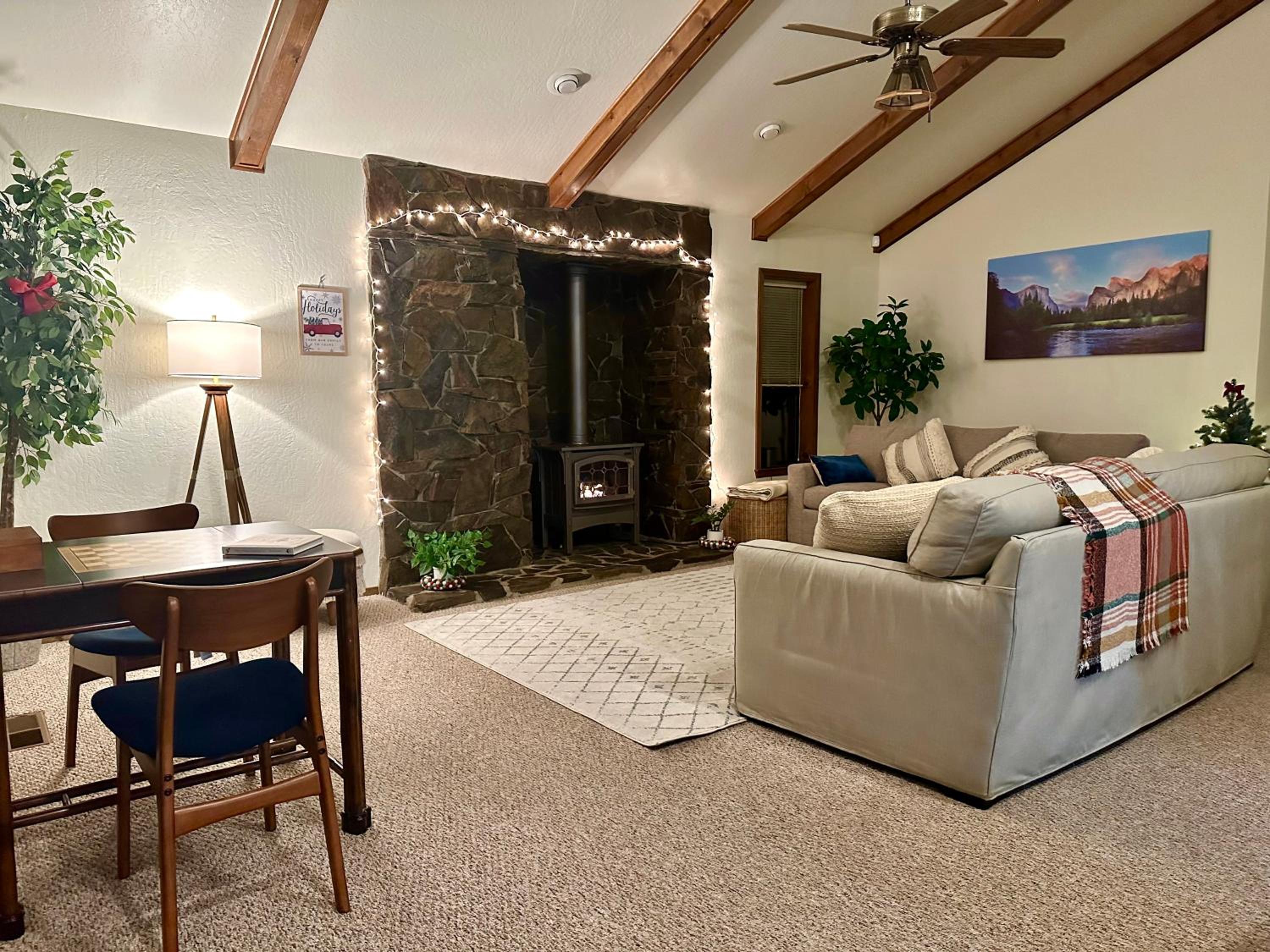 Five-Bedroom House photo 1