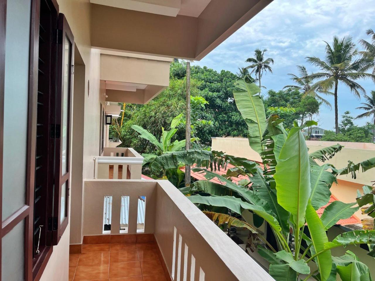 Double or Twin Room with Balcony photo 2