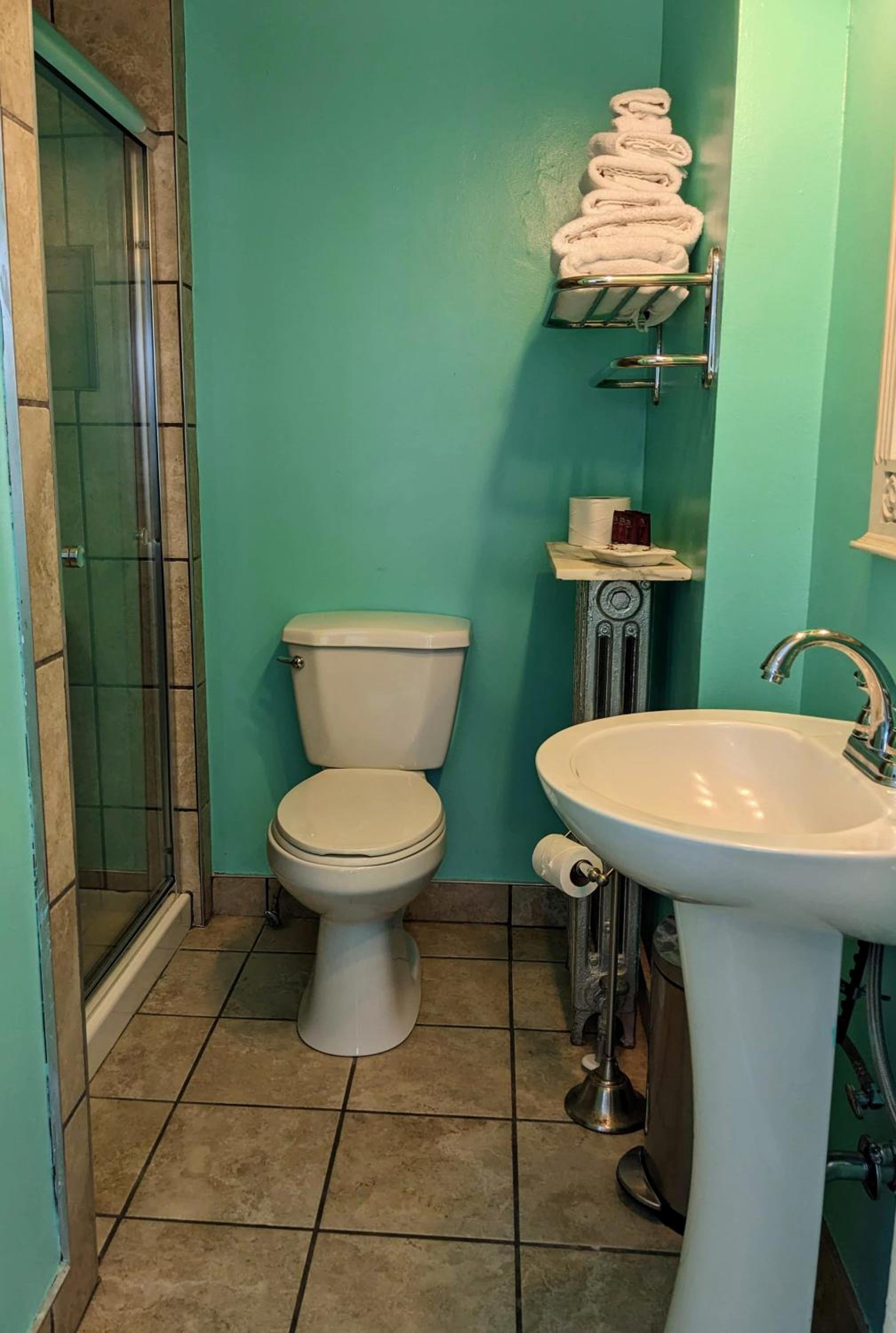 Deluxe Queen Room - Photo 2