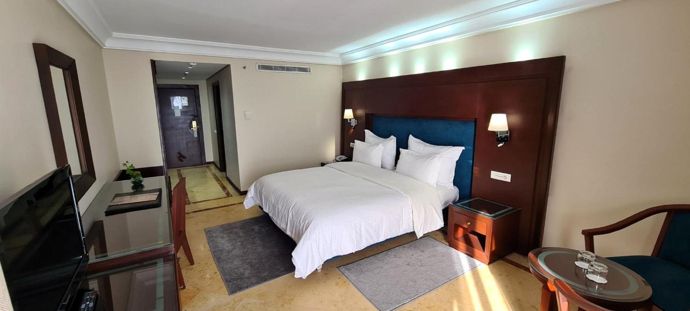 Deluxe Double Room photo 3