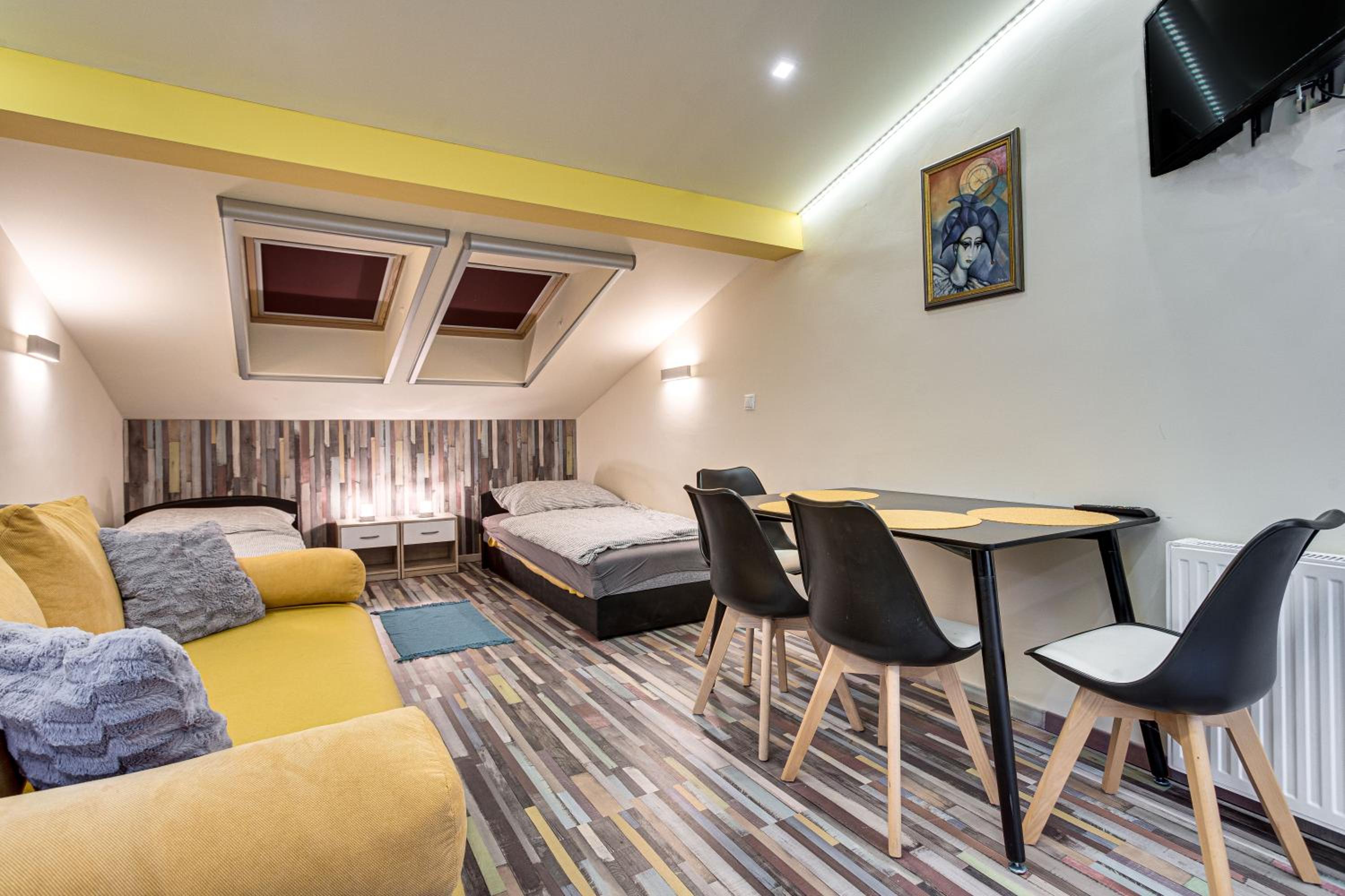 One-Bedroom Apartment - Photo 1