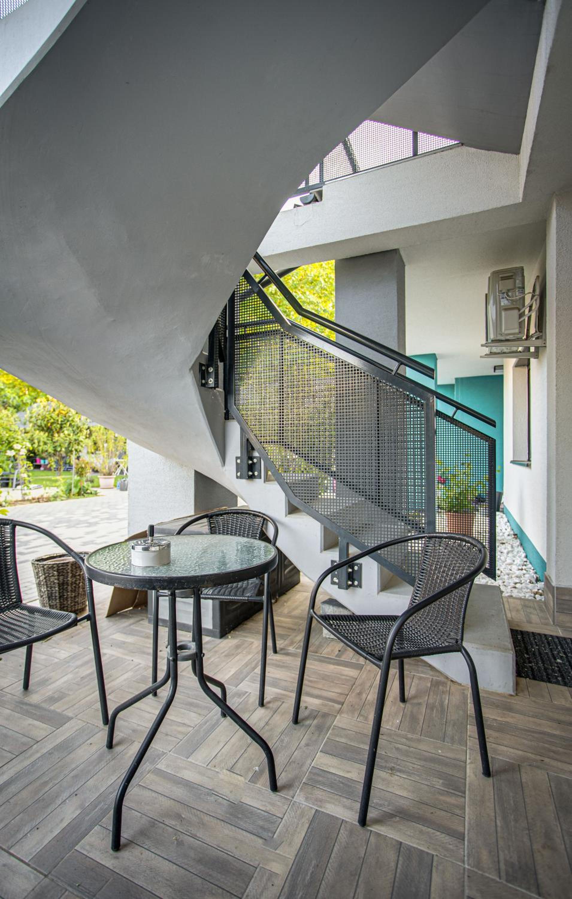 One-Bedroom Apartment - Photo 18
