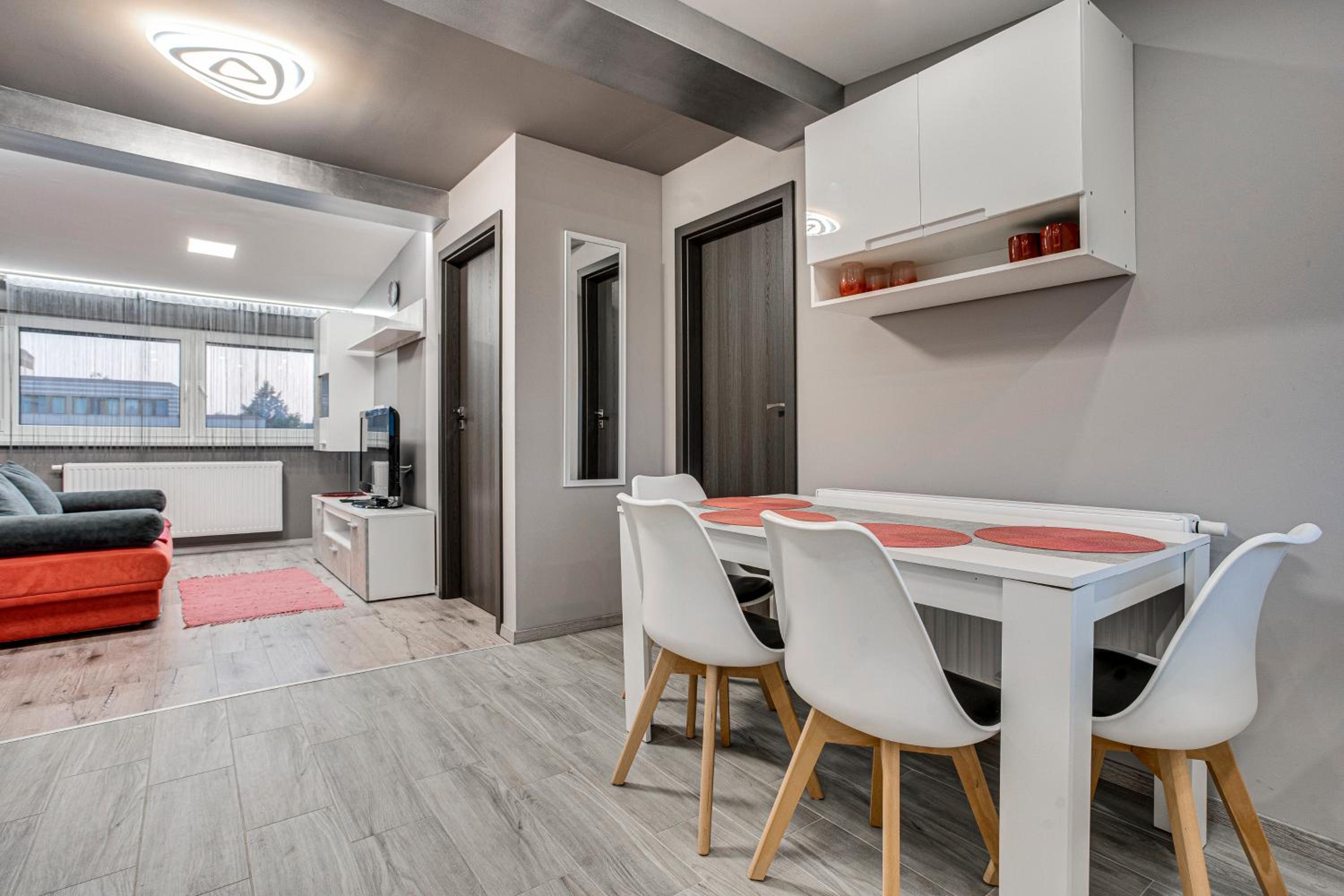 One-Bedroom Apartment - Photo 12