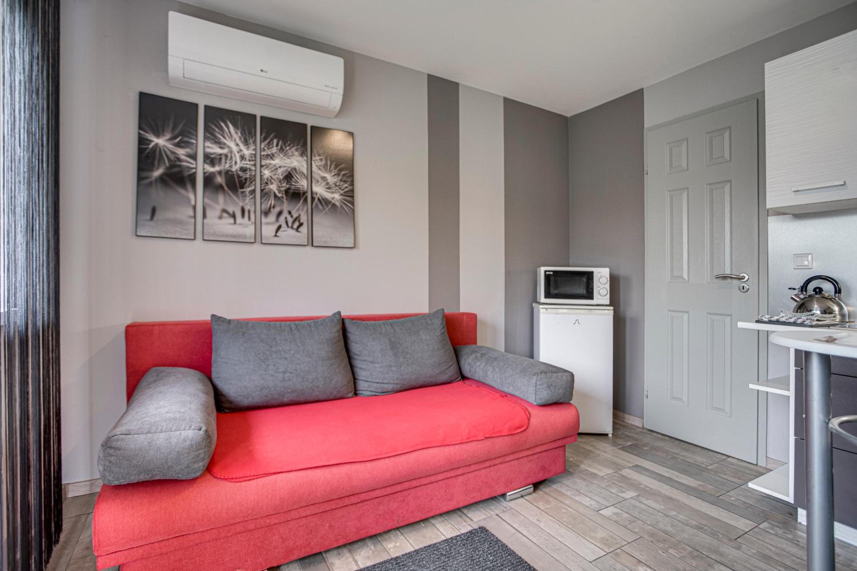 One-Bedroom Apartment - Photo 34