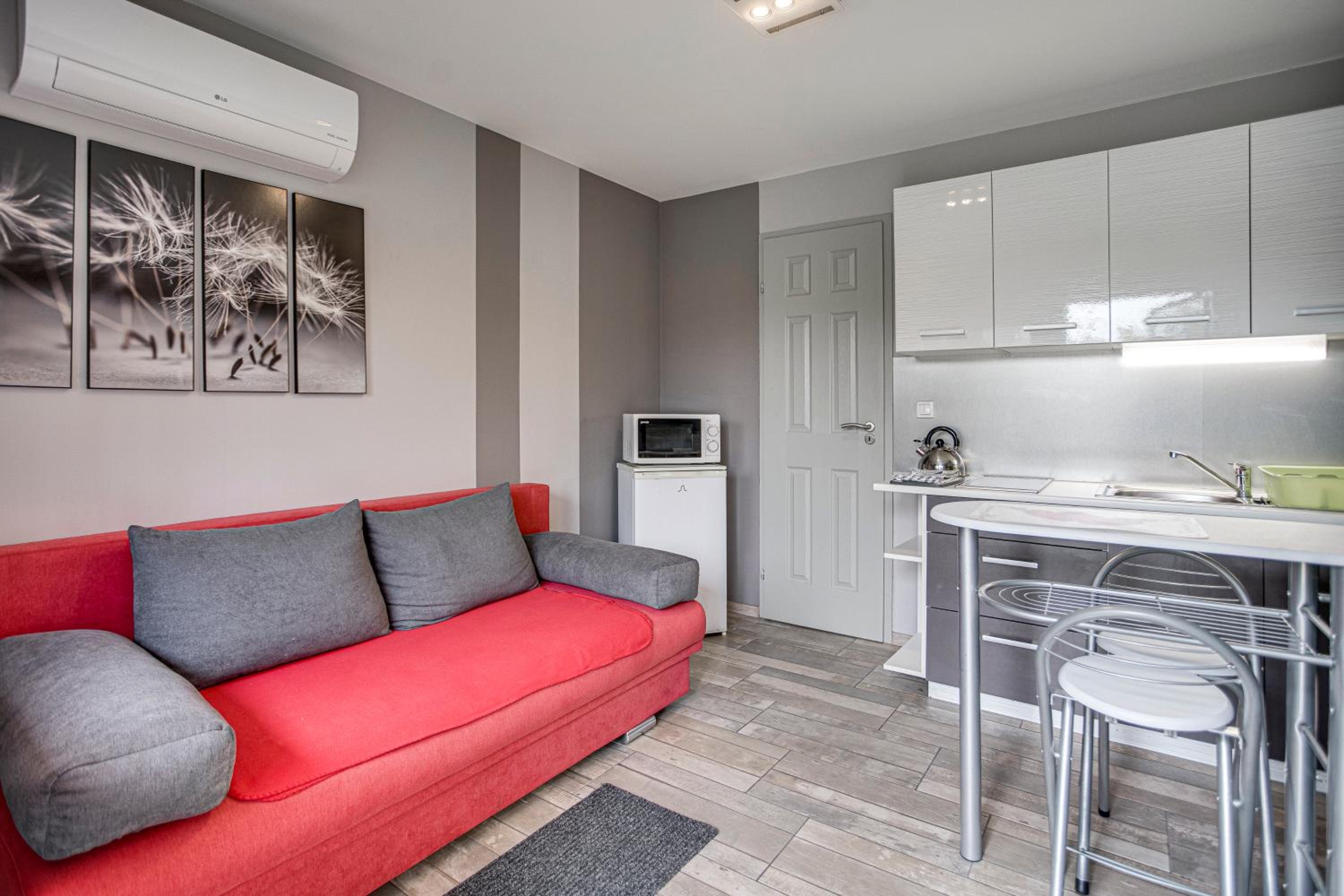 One-Bedroom Apartment - Photo 31