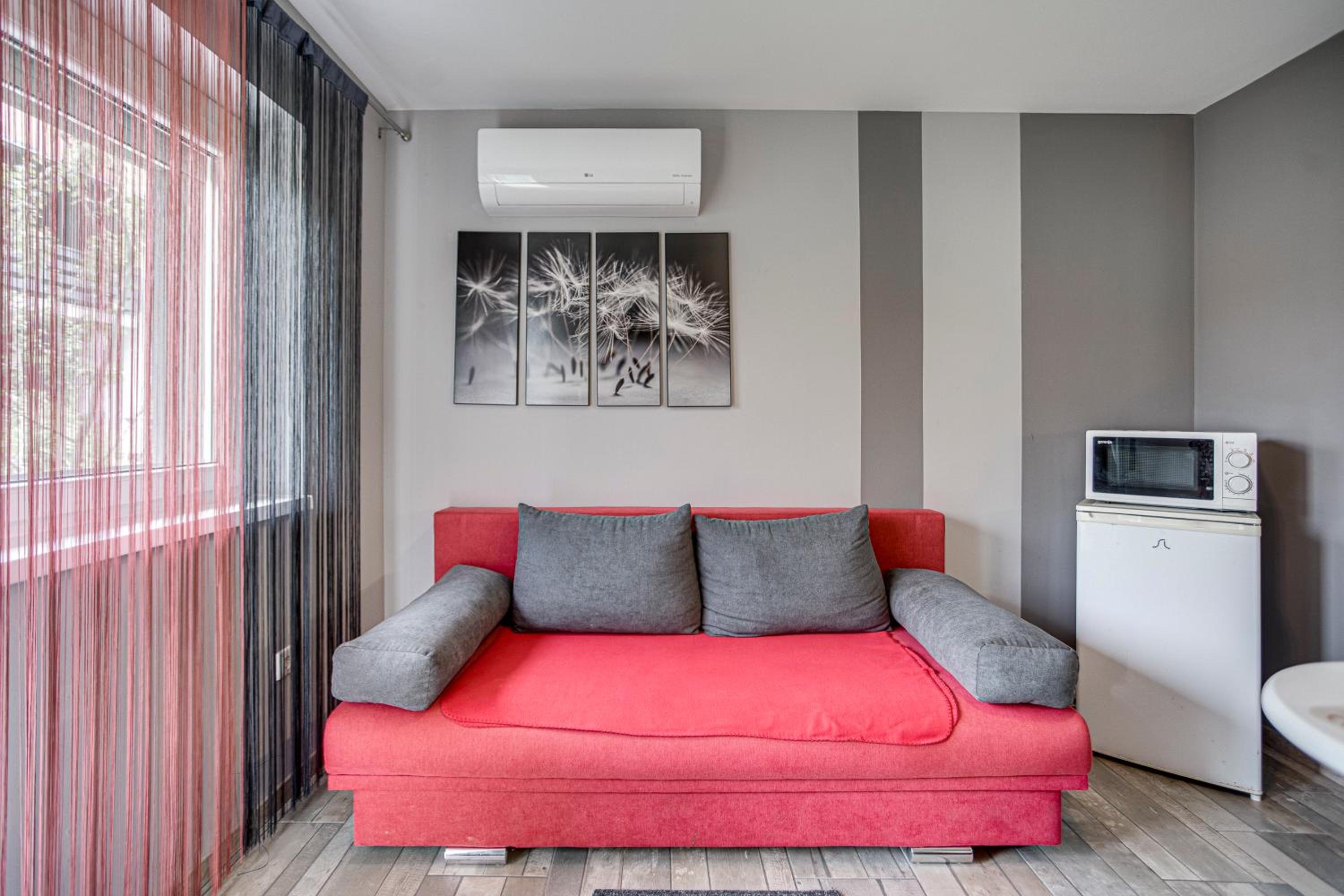 One-Bedroom Apartment - Photo 28