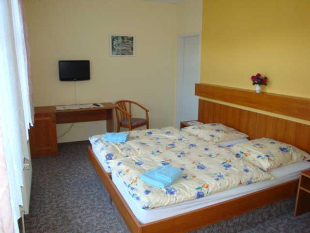 Standard Double or Twin Room photo 3