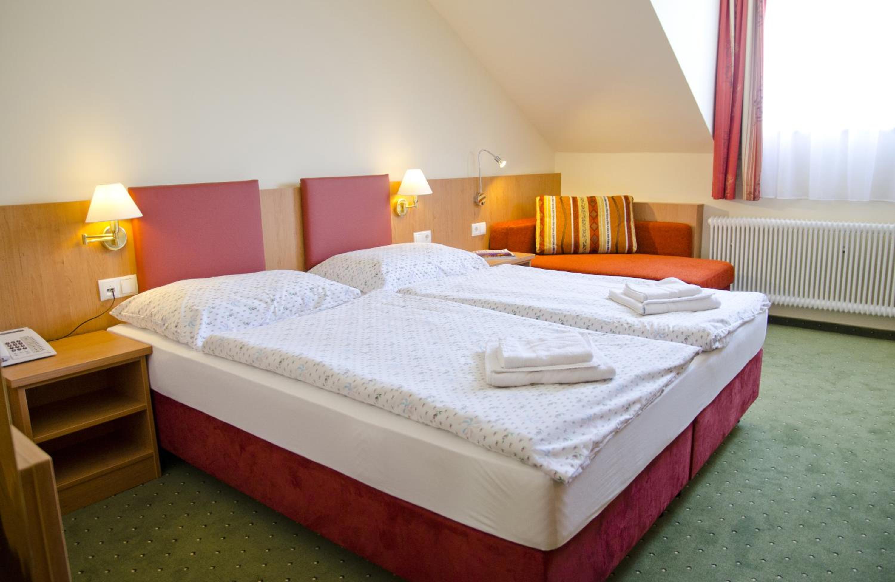 Standard Double Room - Photo 3