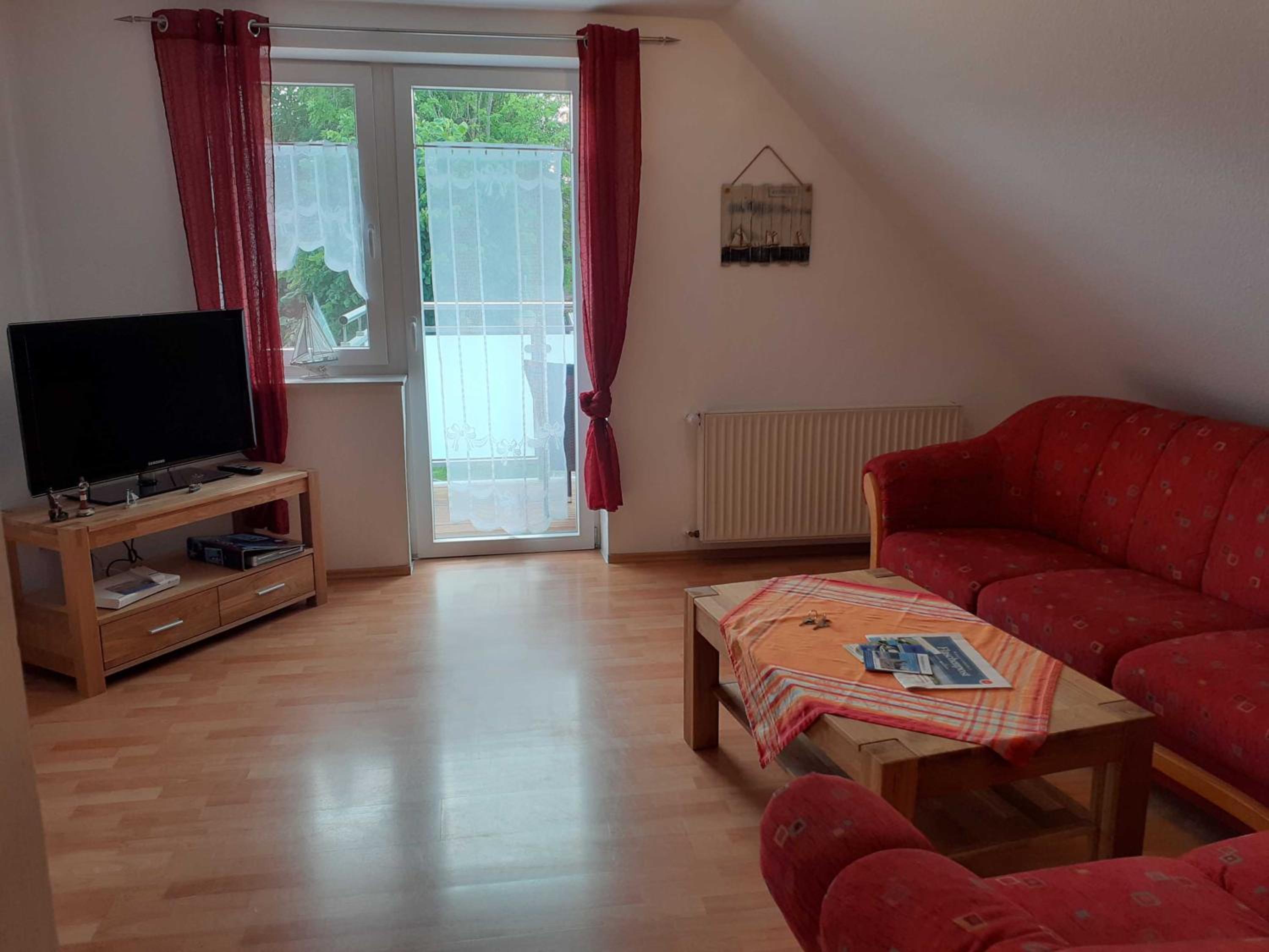 One-Bedroom Apartment with Balcony photo 1