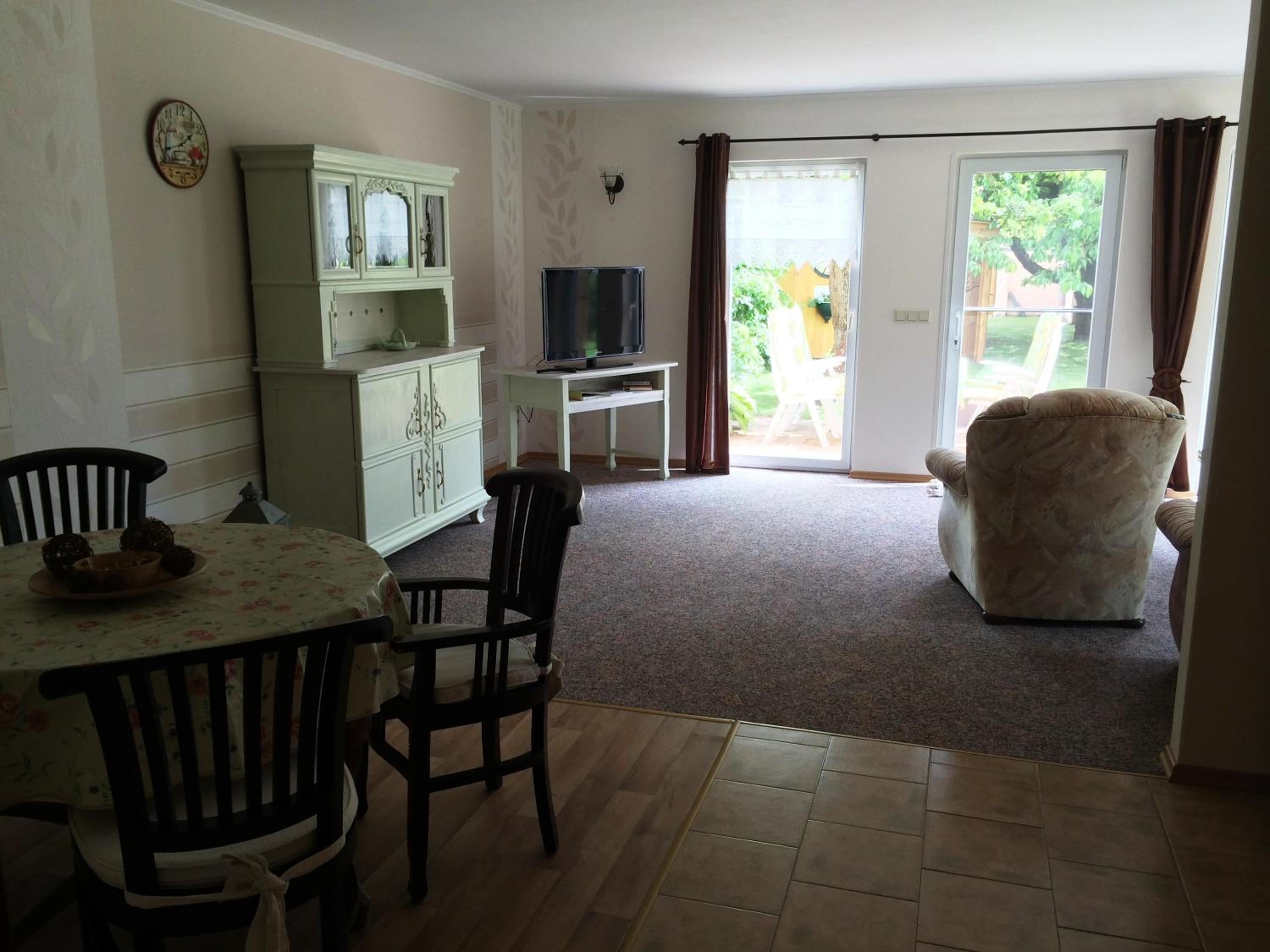 One-Bedroom House photo 2