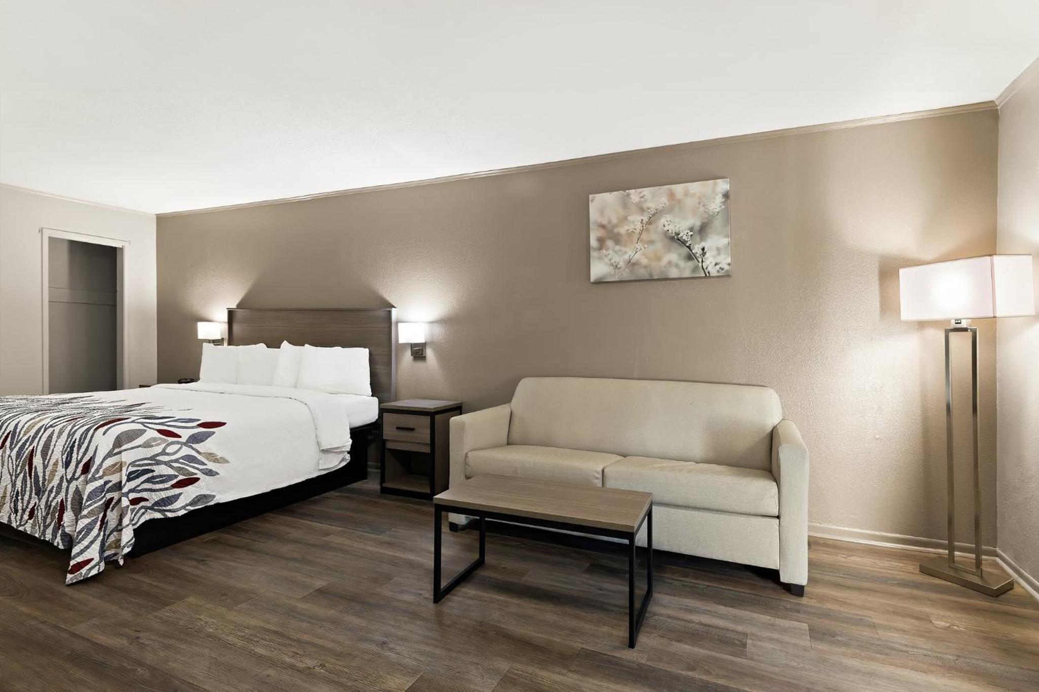 Superior King Room with Jetted Tub Non-Smoking photo 2