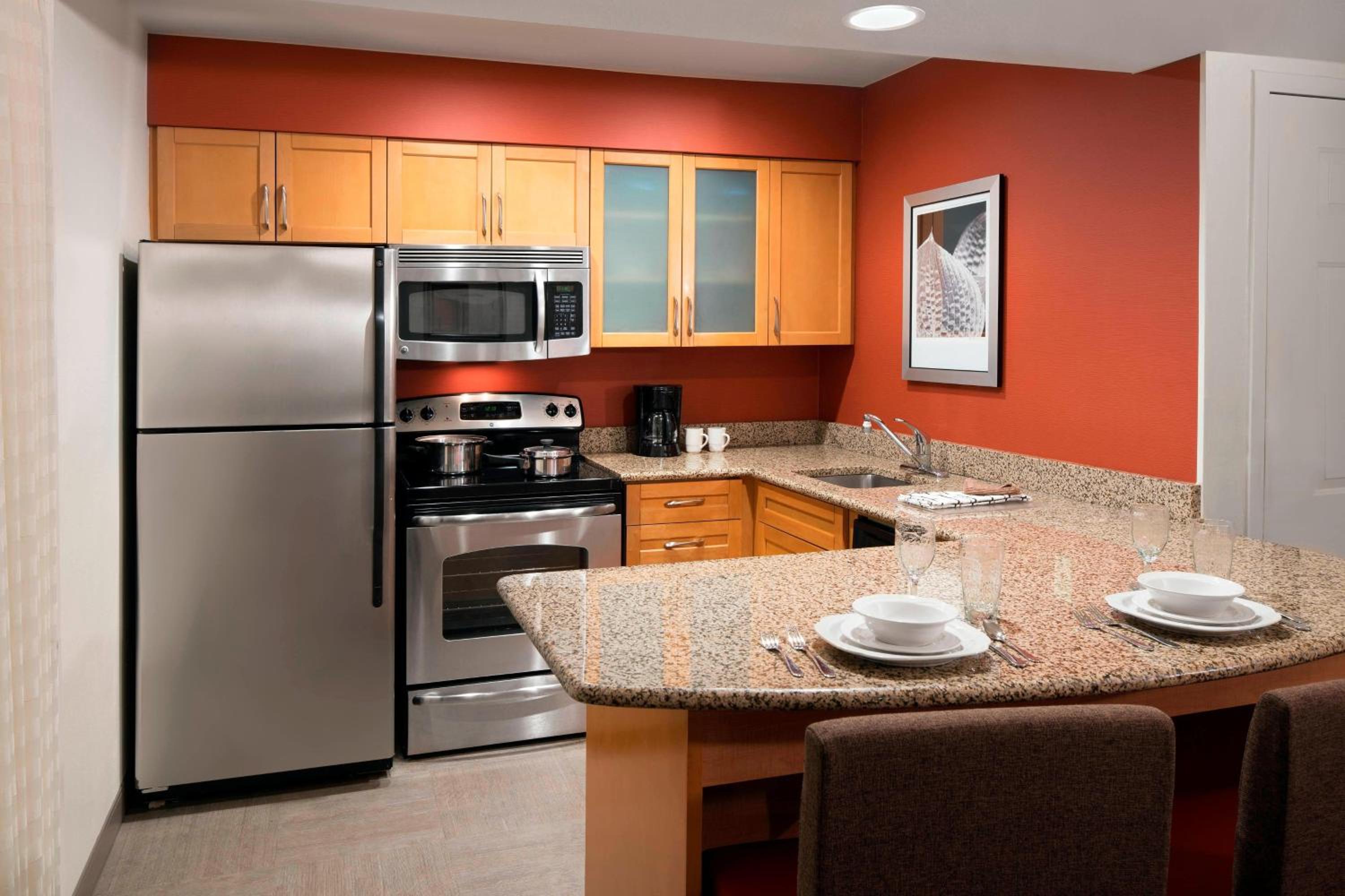 Two-Bedroom Suite - Photo 6