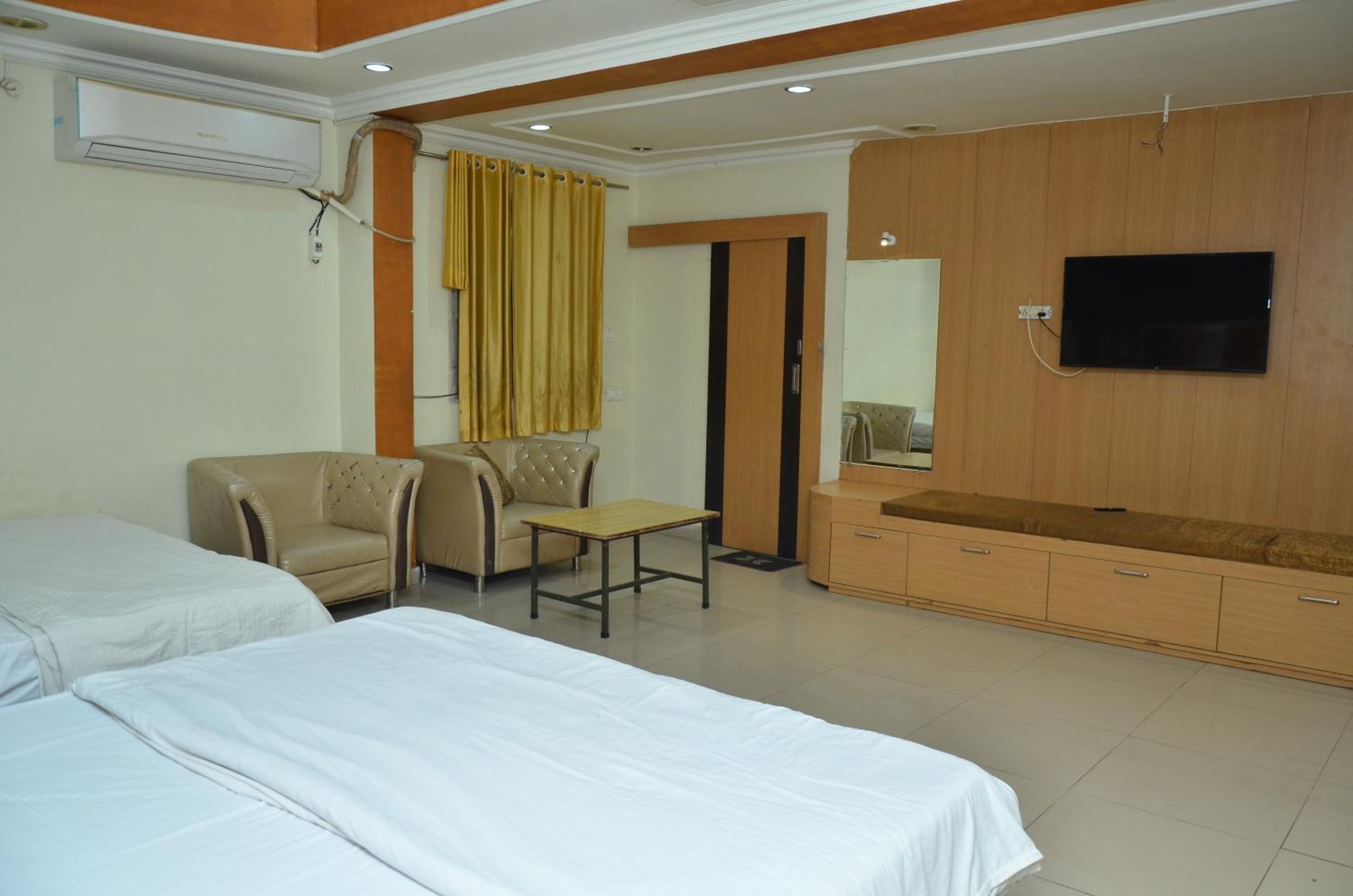 Budget Double Room photo 3