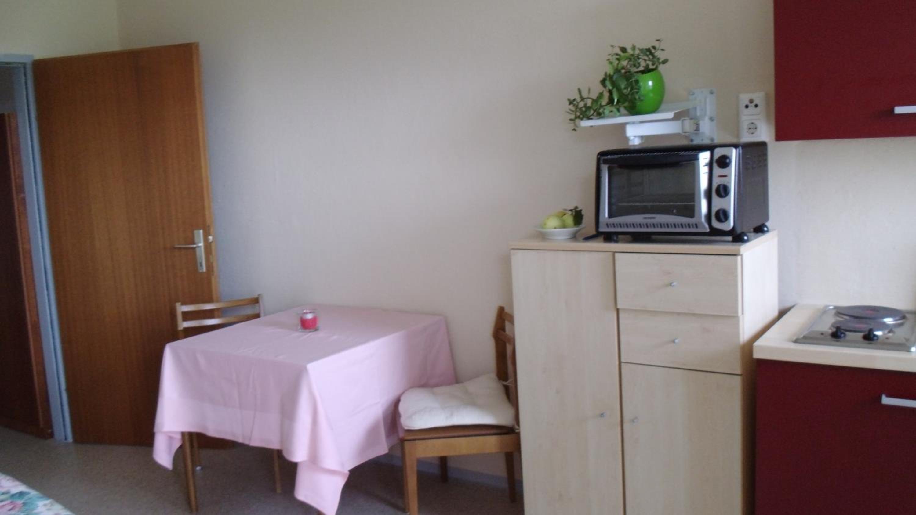 Studio Apartment - Photo 5