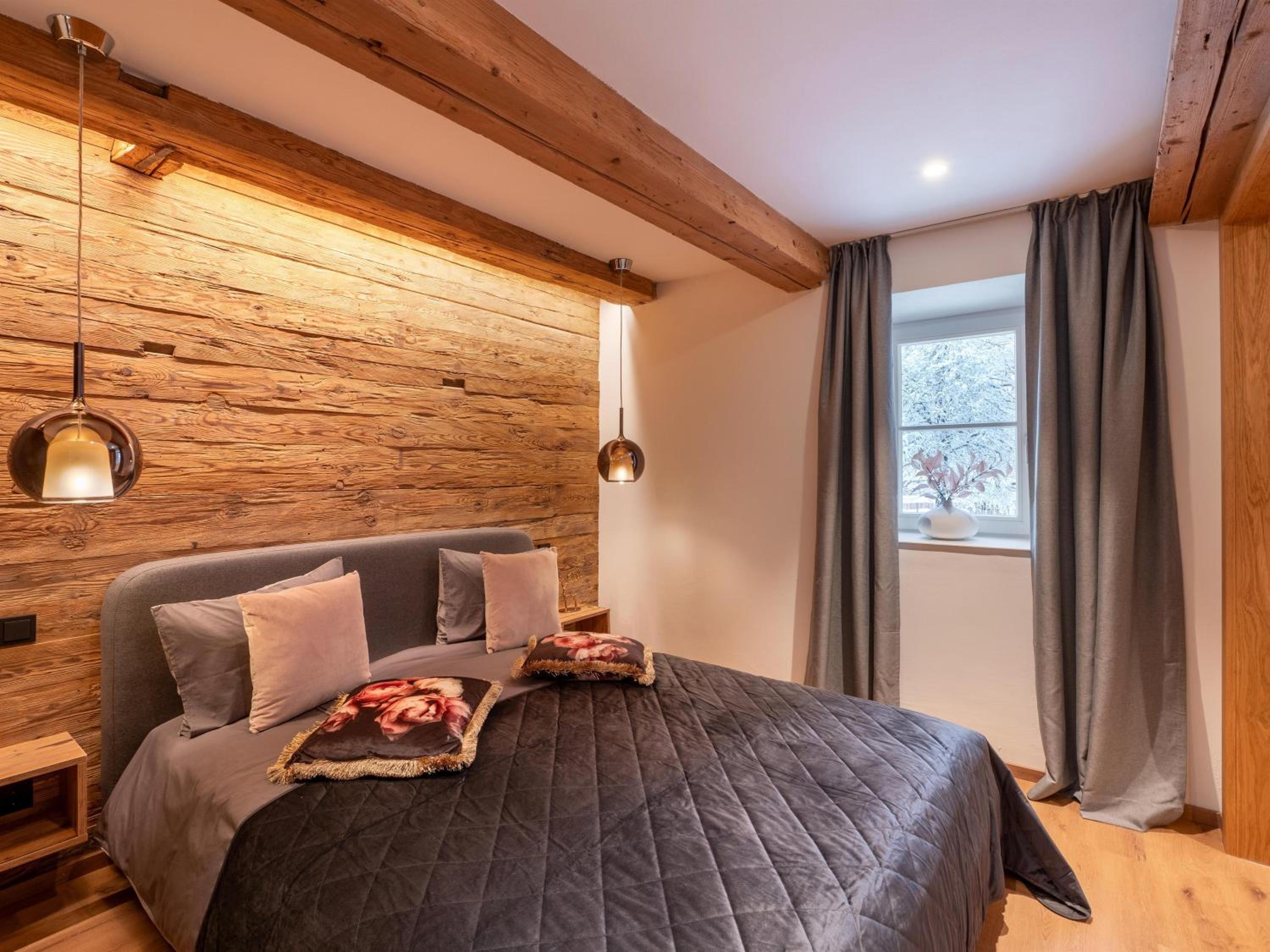 One-Bedroom Apartment with Shower - Photo 1