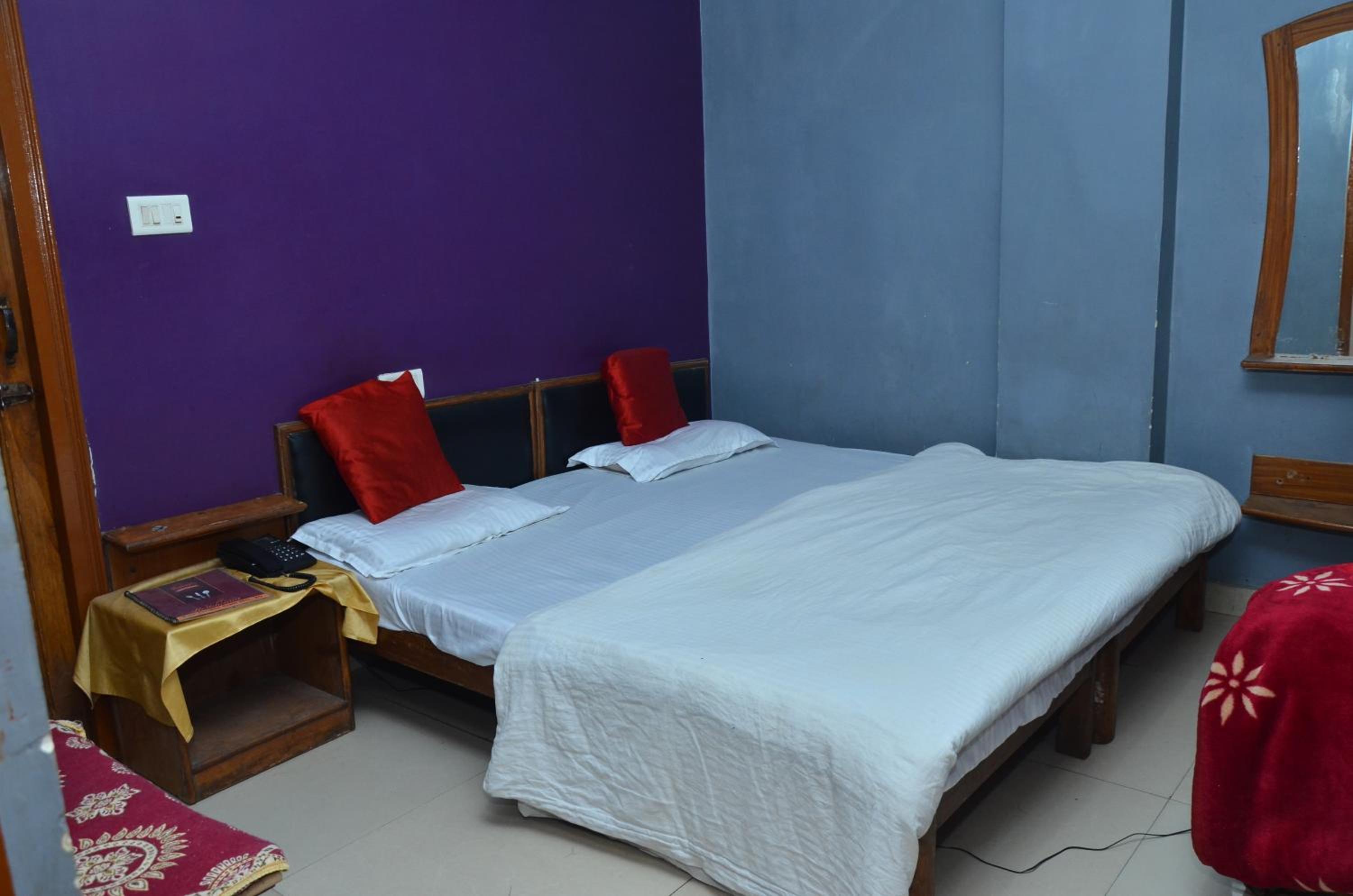 Budget Double Room photo 3