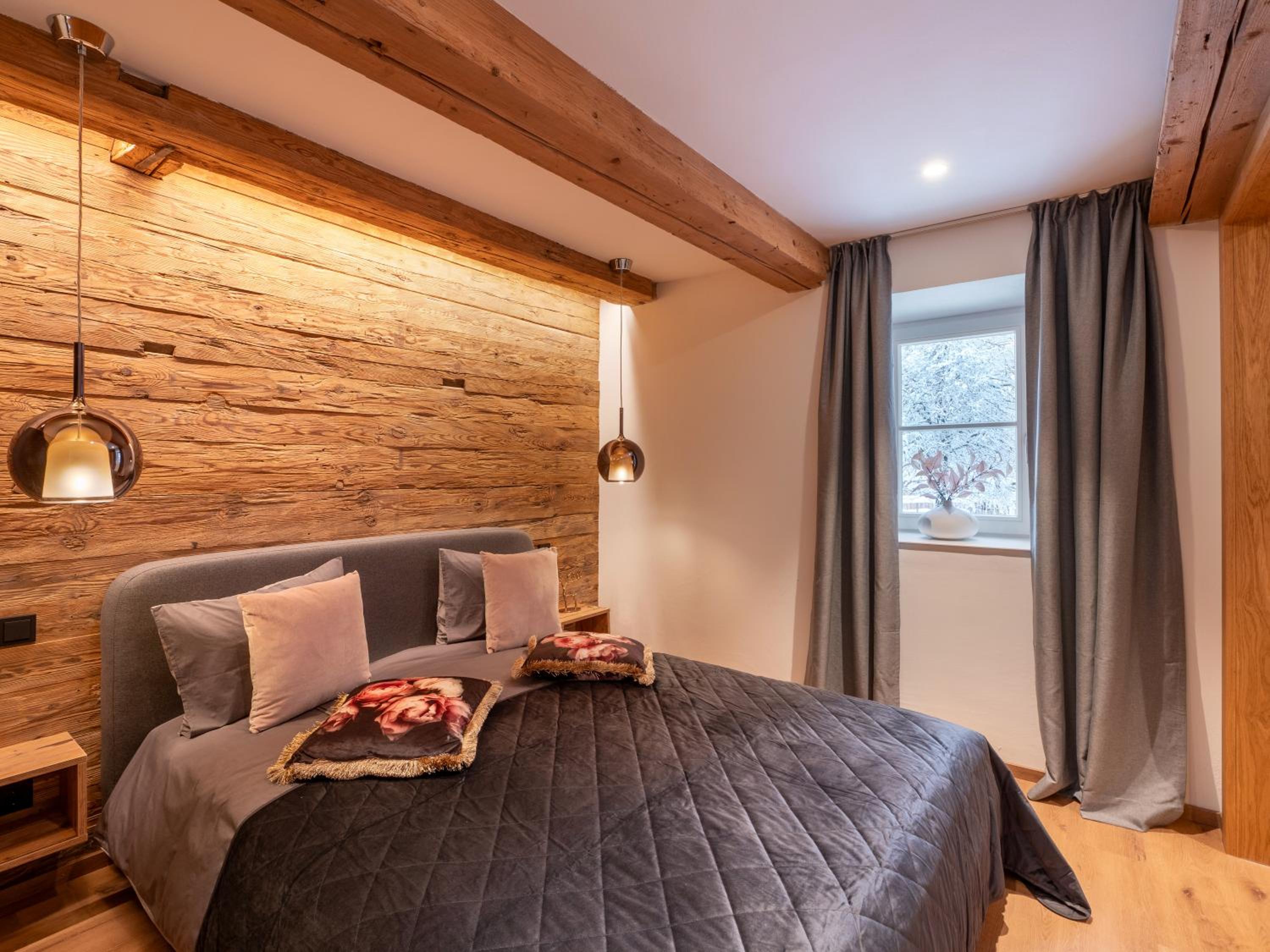 One-Bedroom Apartment with Shower - Photo 16
