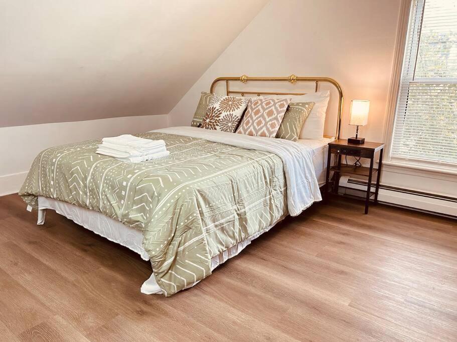 Three-Bedroom Apartment photo 1