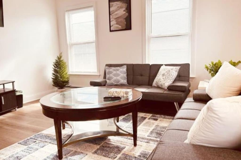 Three-Bedroom Apartment photo 3