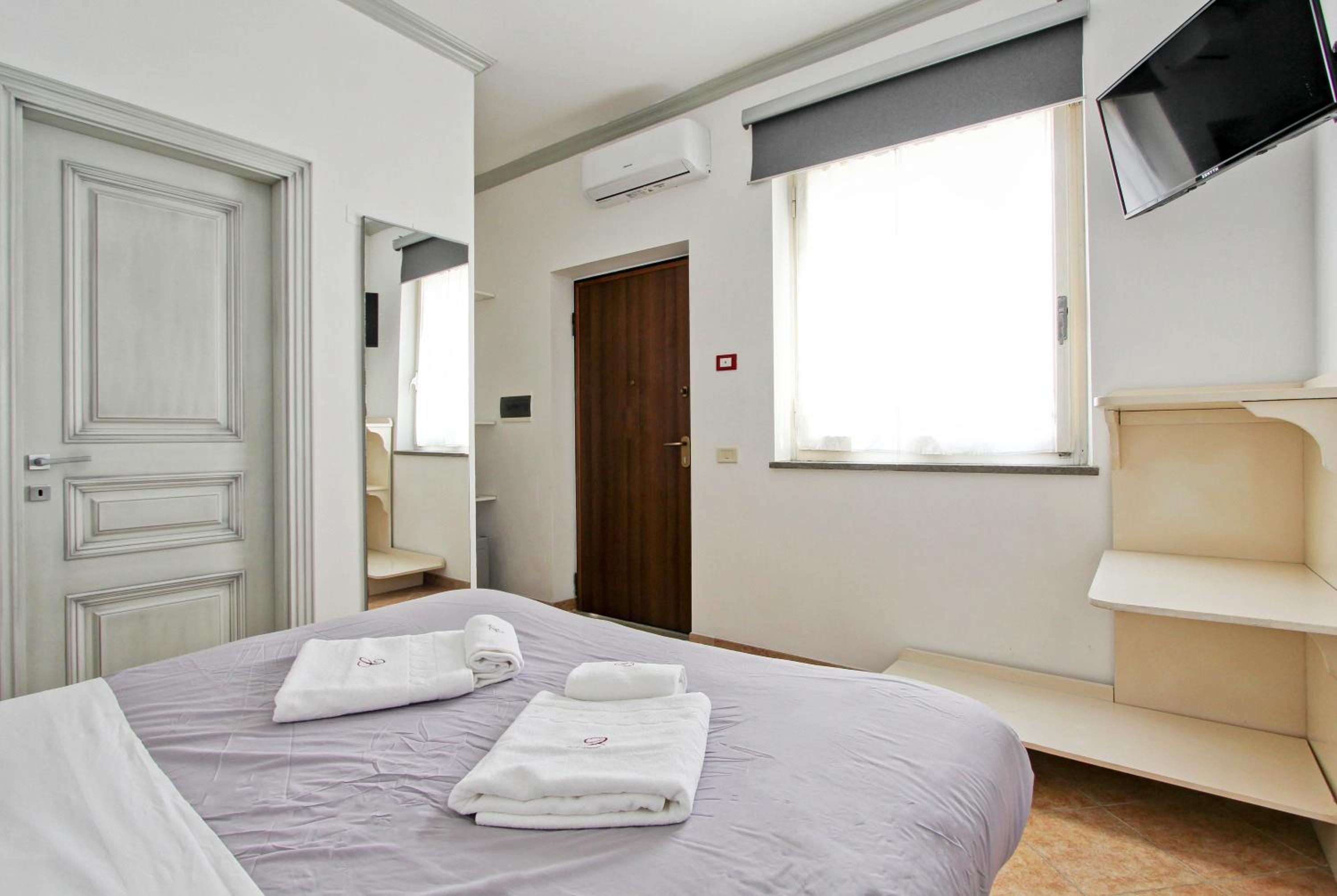 Double Room with Private Bathroom photo 3