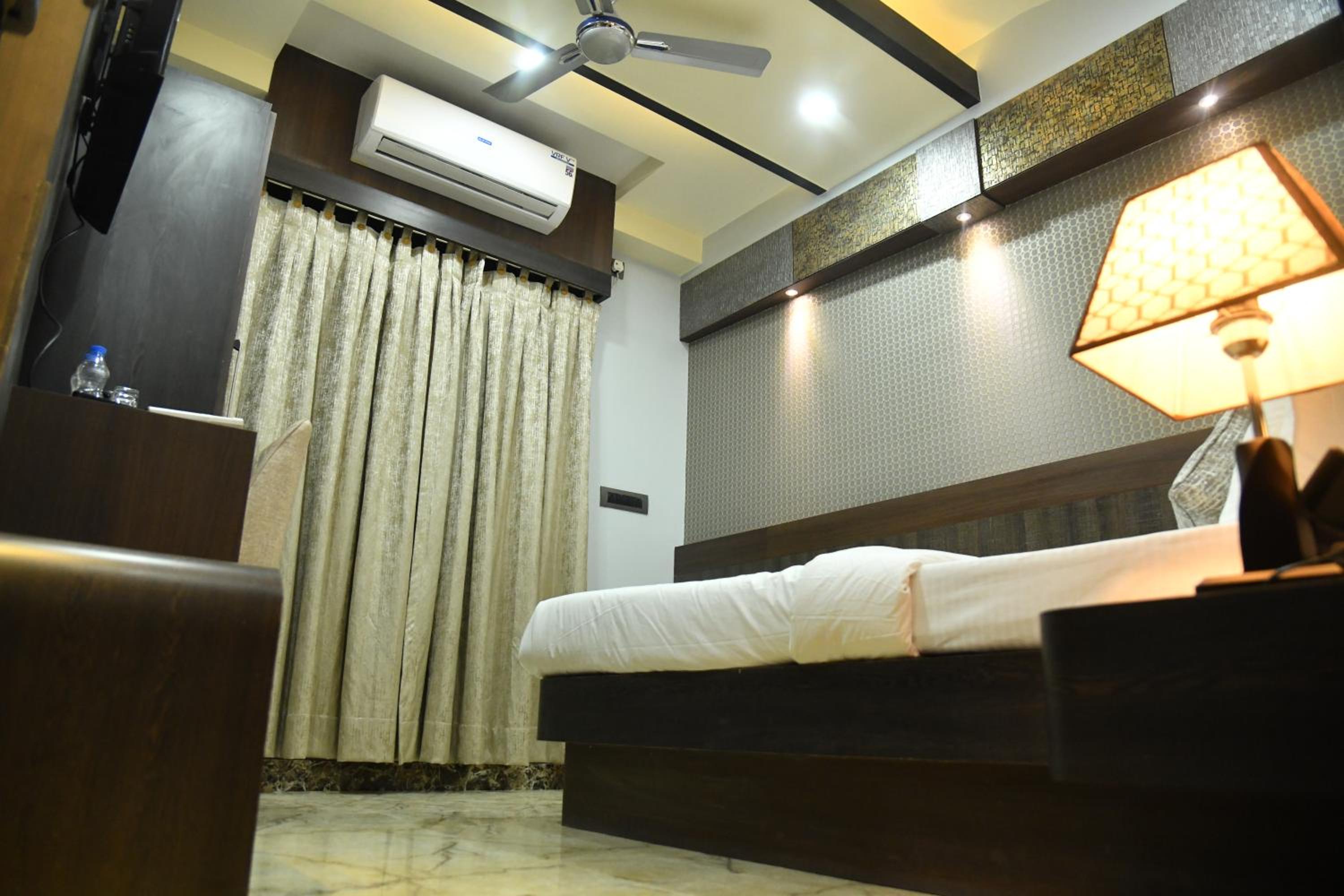 Deluxe Single Room