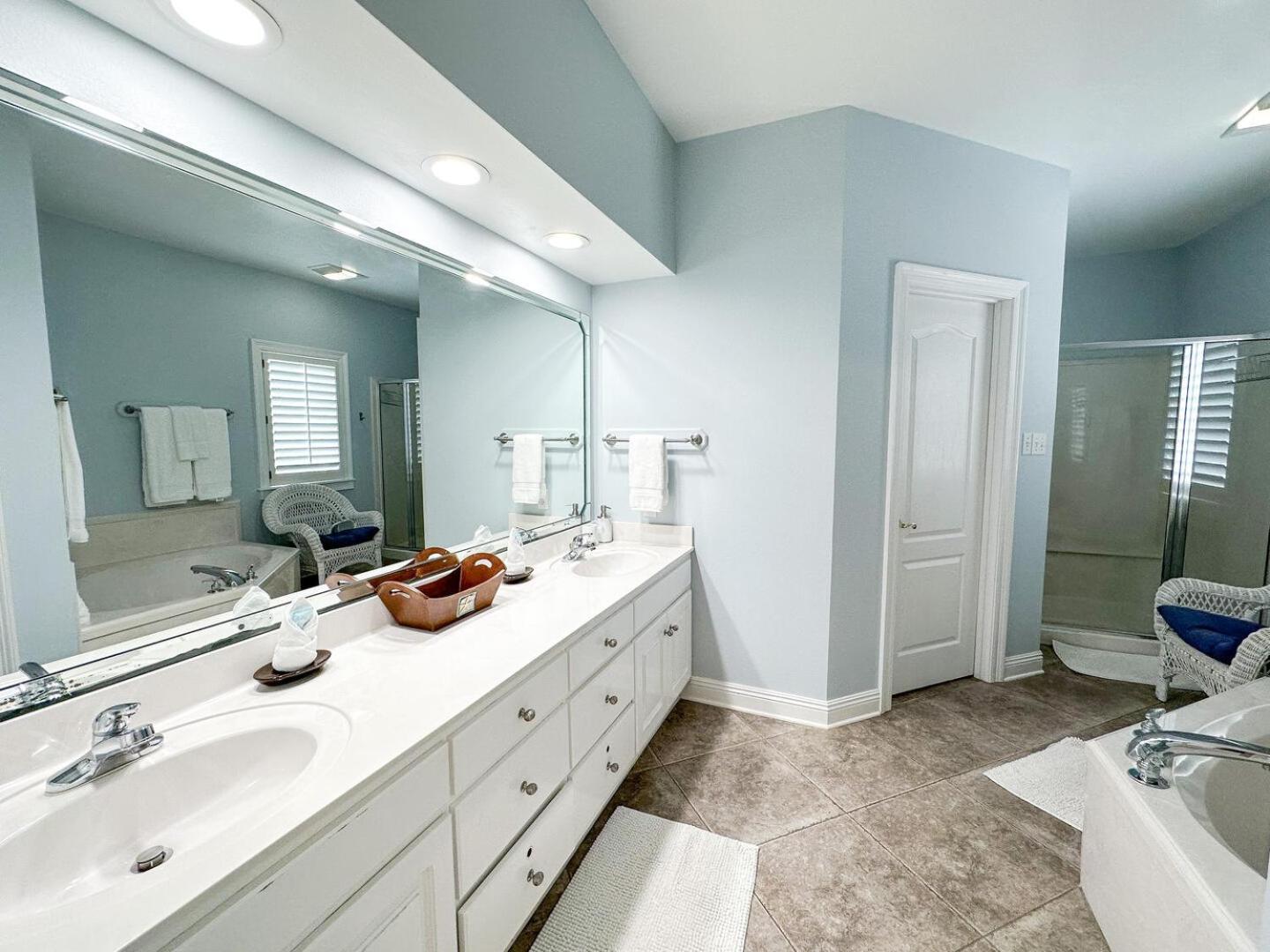 Four-Bedroom House photo 2