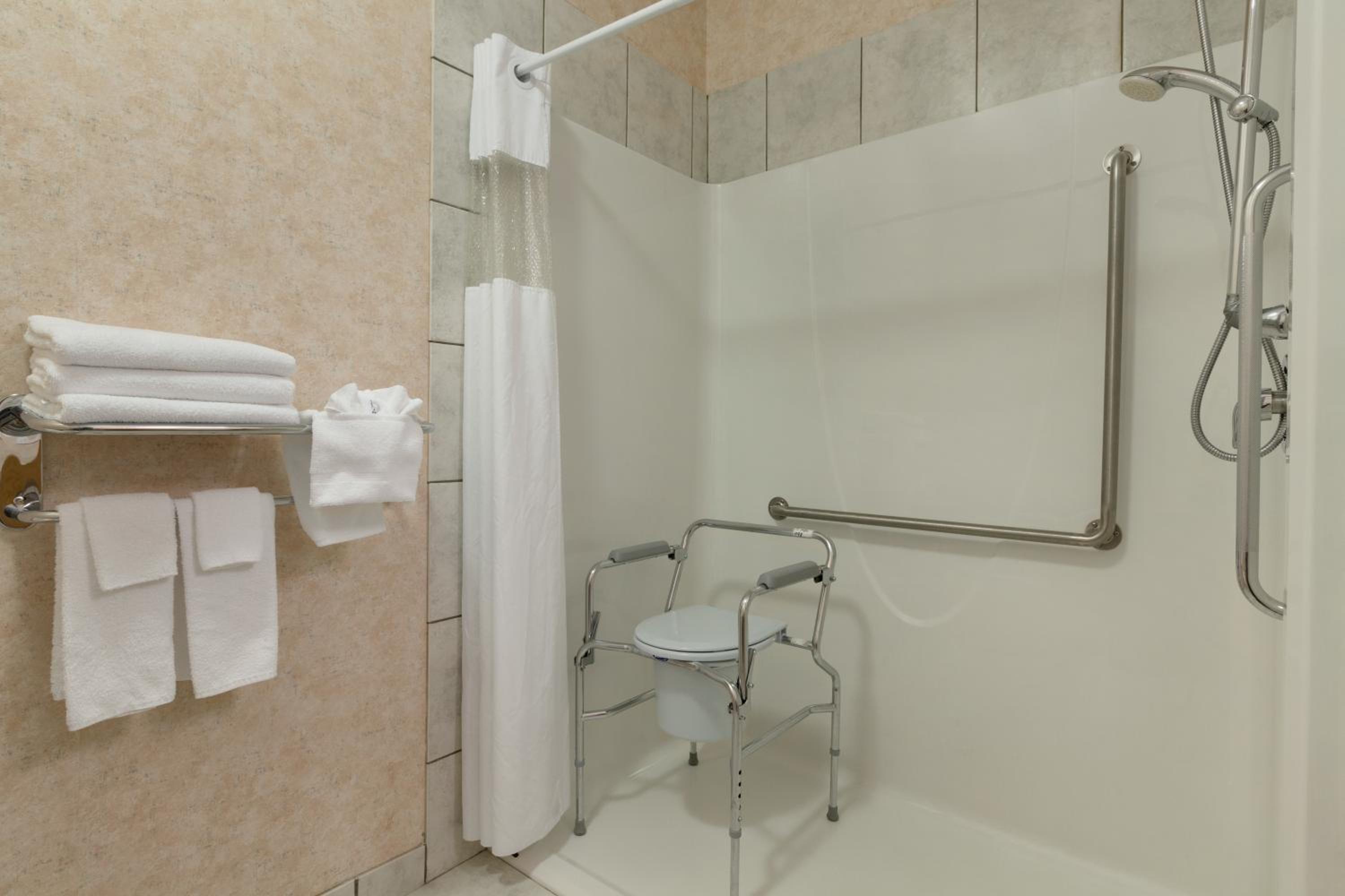 Queen Room - Disability Access/Non-Smoking - Photo 3