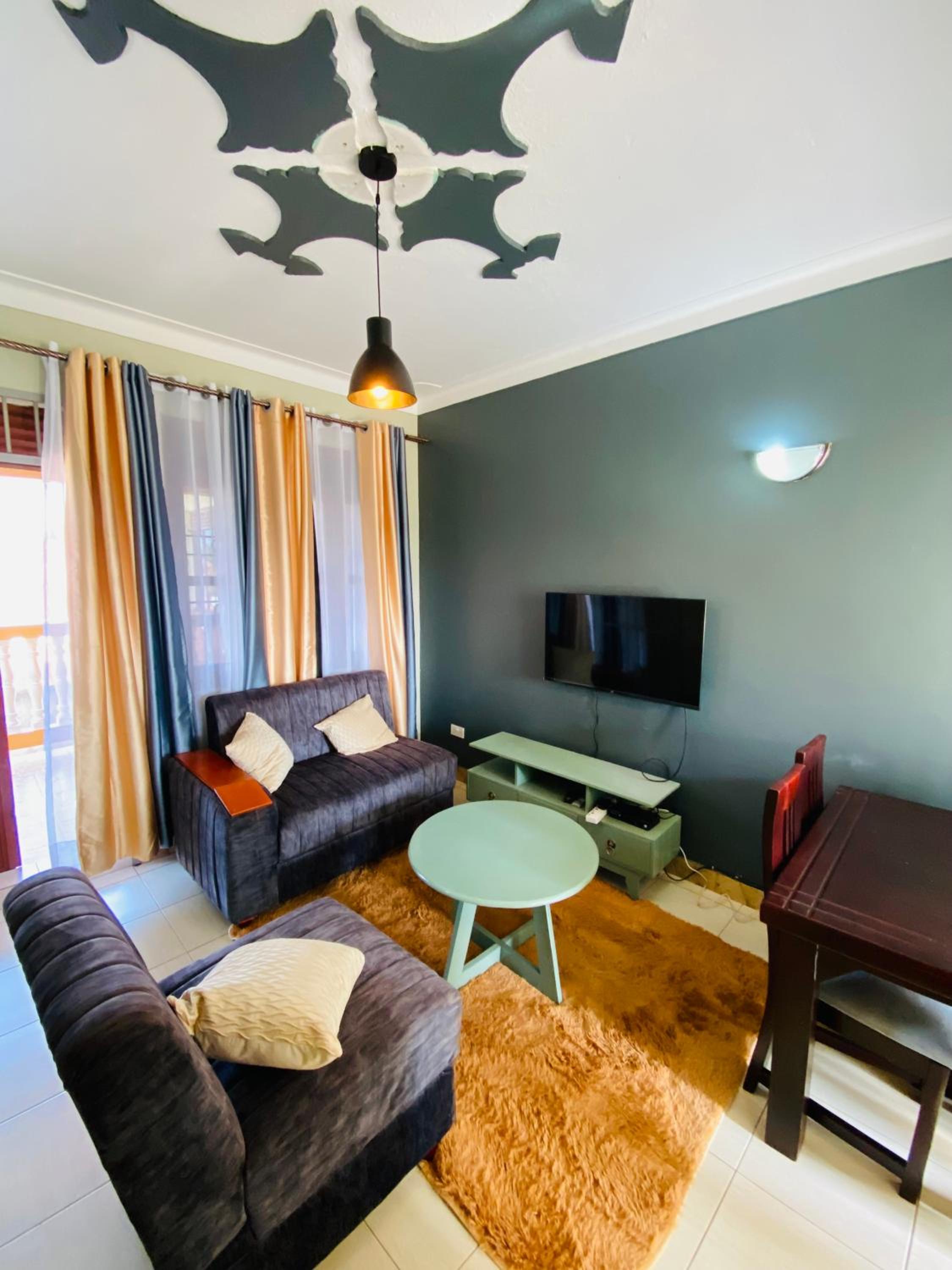 One-Bedroom Apartment photo 1