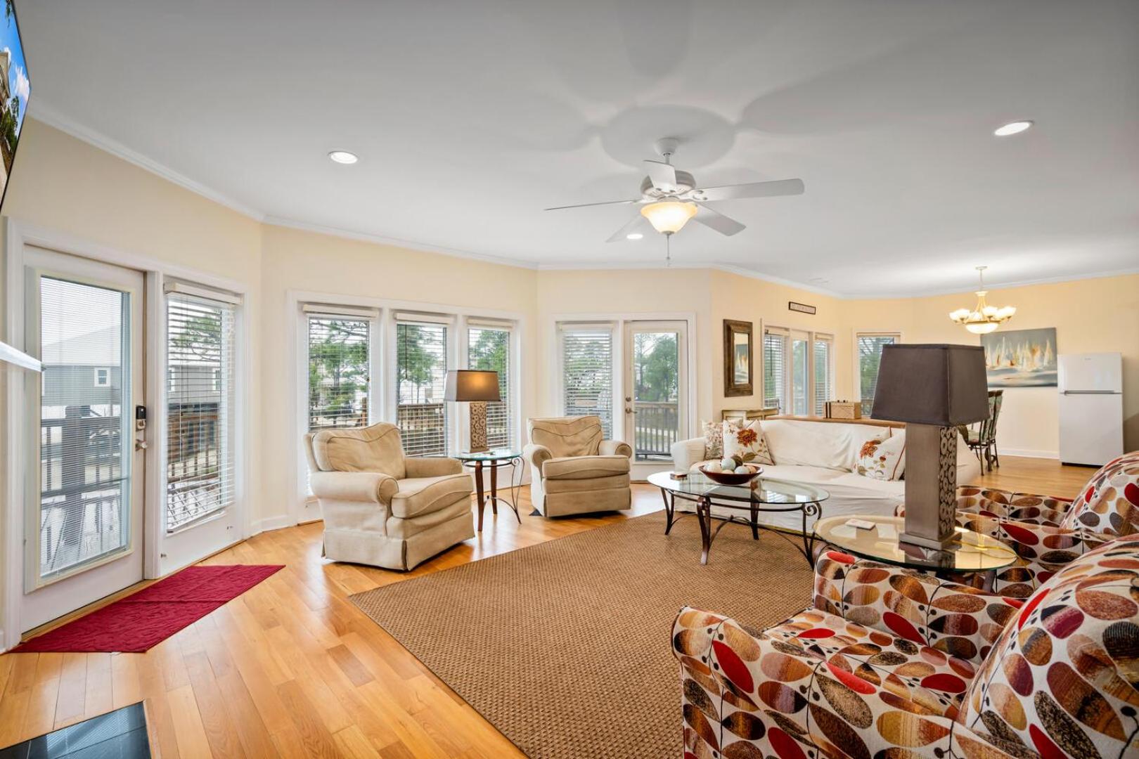 Five-Bedroom House photo 3