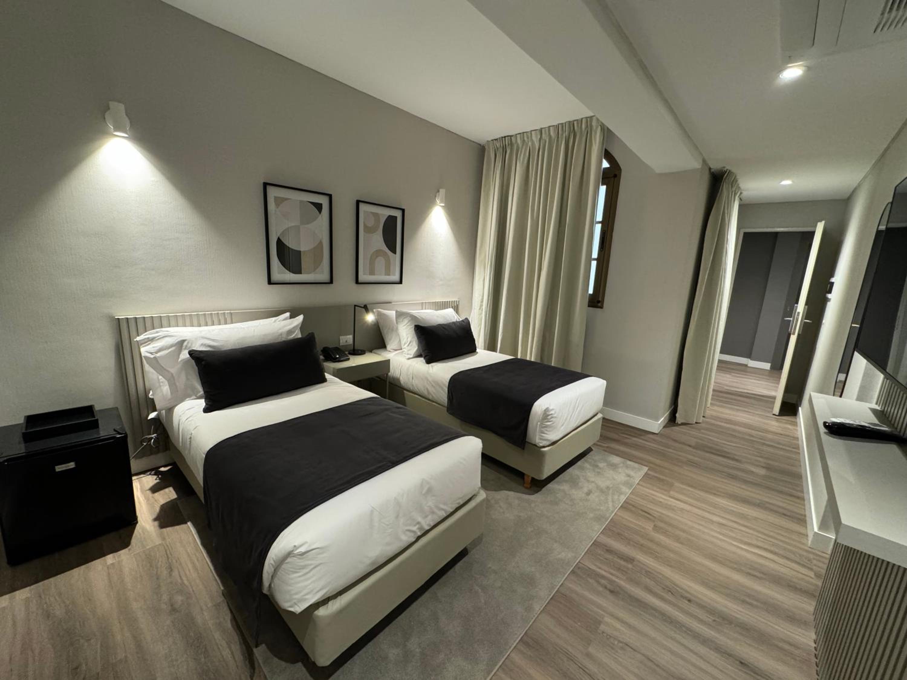 Standard Twin Room photo 3