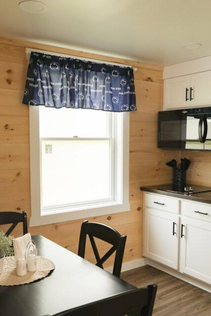 Two-Bedroom Cottage photo 2