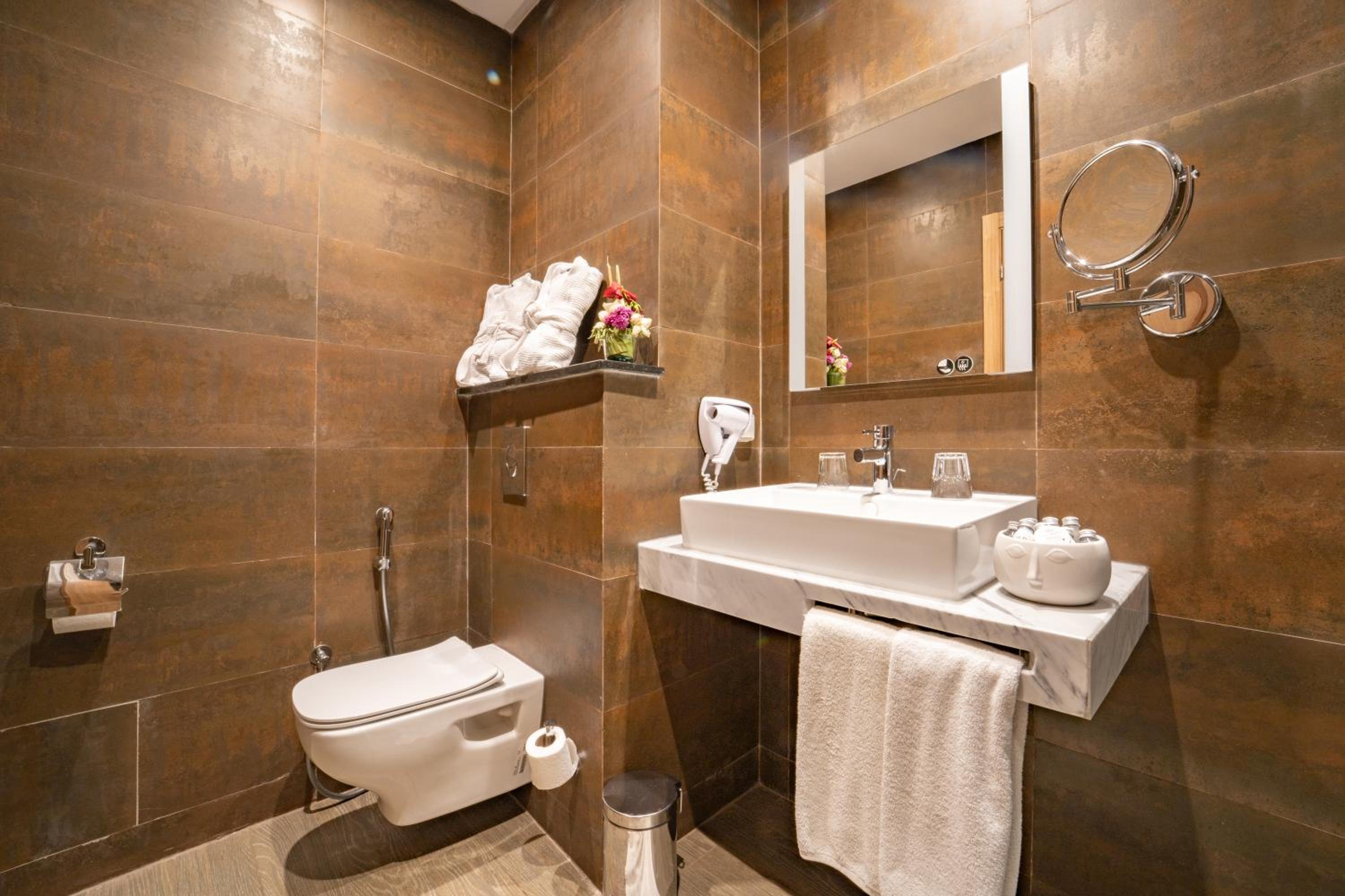 Superior Suite - Photo 4