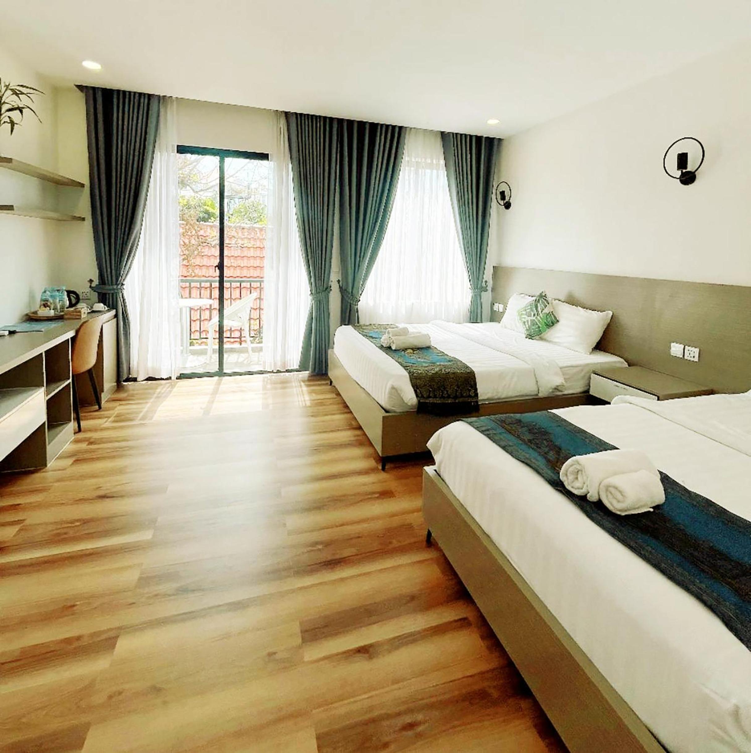 Deluxe Family Room - Photo 1