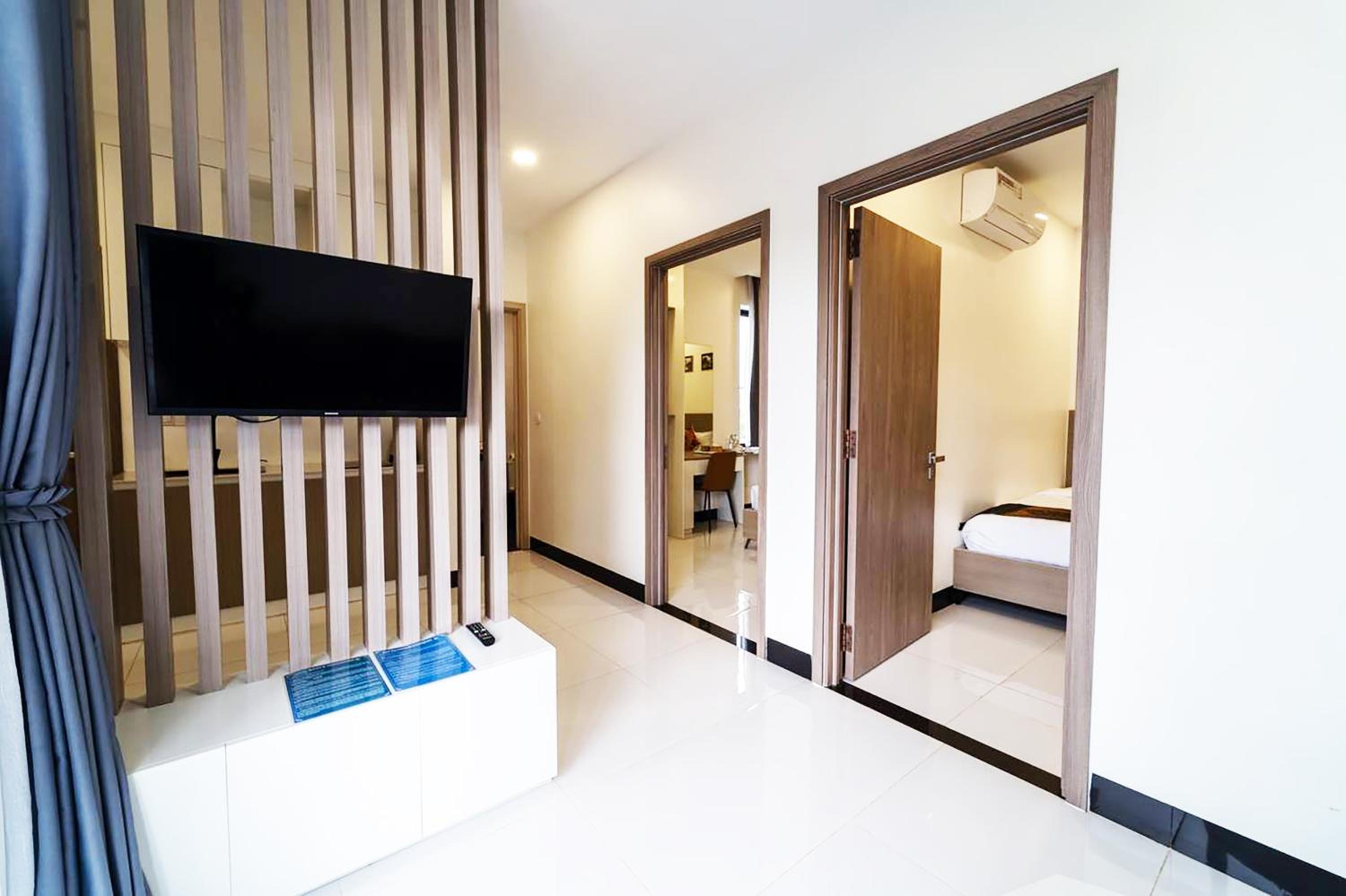 Connecting Room with Private Balcony - Photo 6