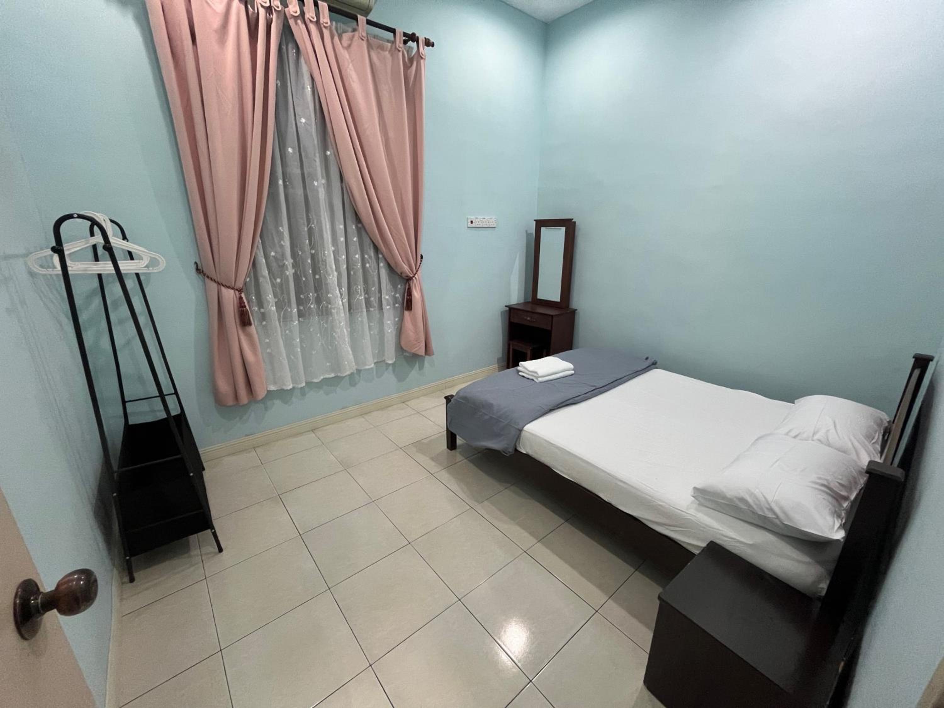 Three-Bedroom House photo 2