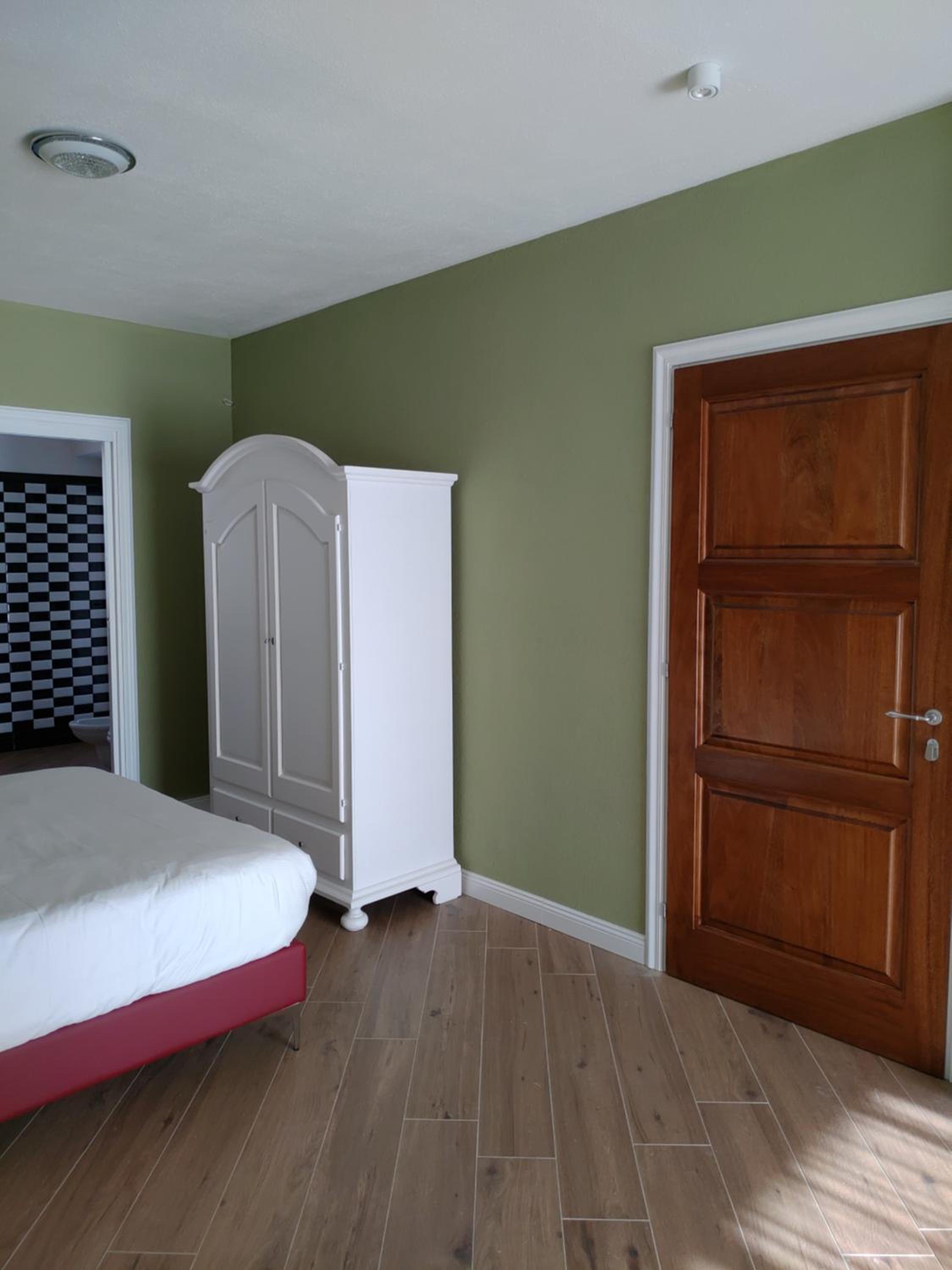 Superior King Room - Photo 8